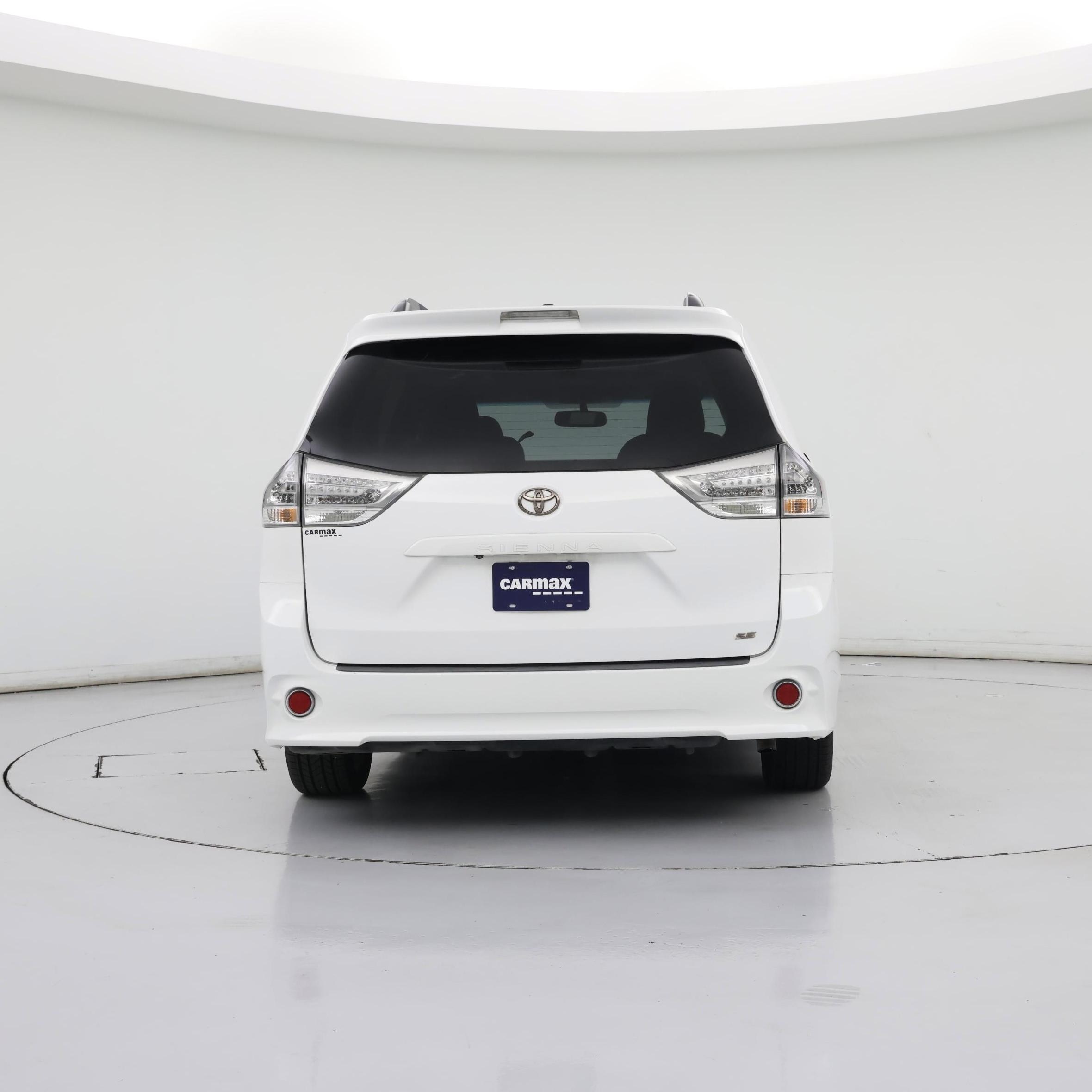 Thumbnail: 2015 Toyota Sienna - 6