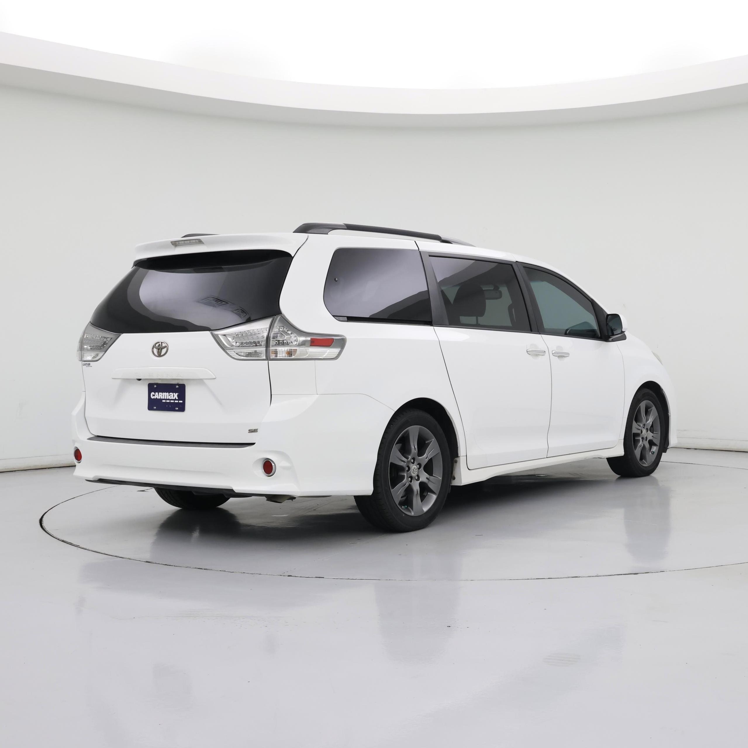 Thumbnail: 2015 Toyota Sienna - 8