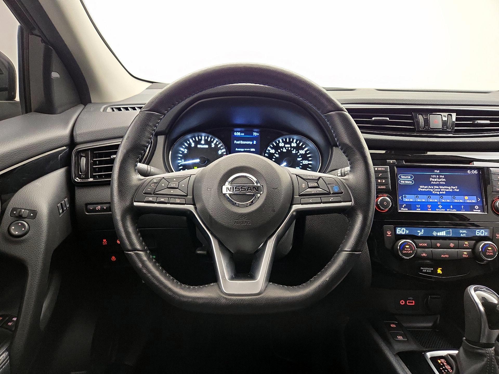 Thumbnail: 2021 Nissan Rogue Sport - 10