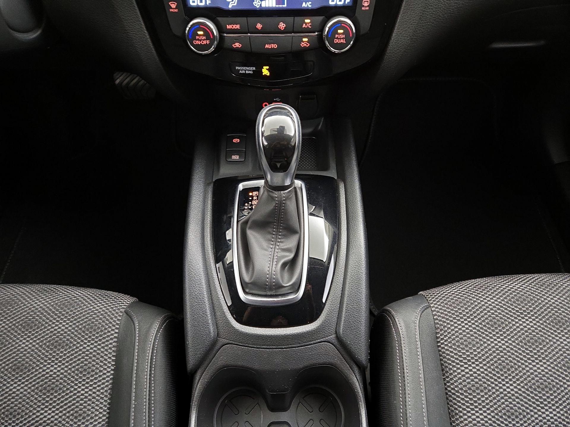 Thumbnail: 2021 Nissan Rogue Sport - 17