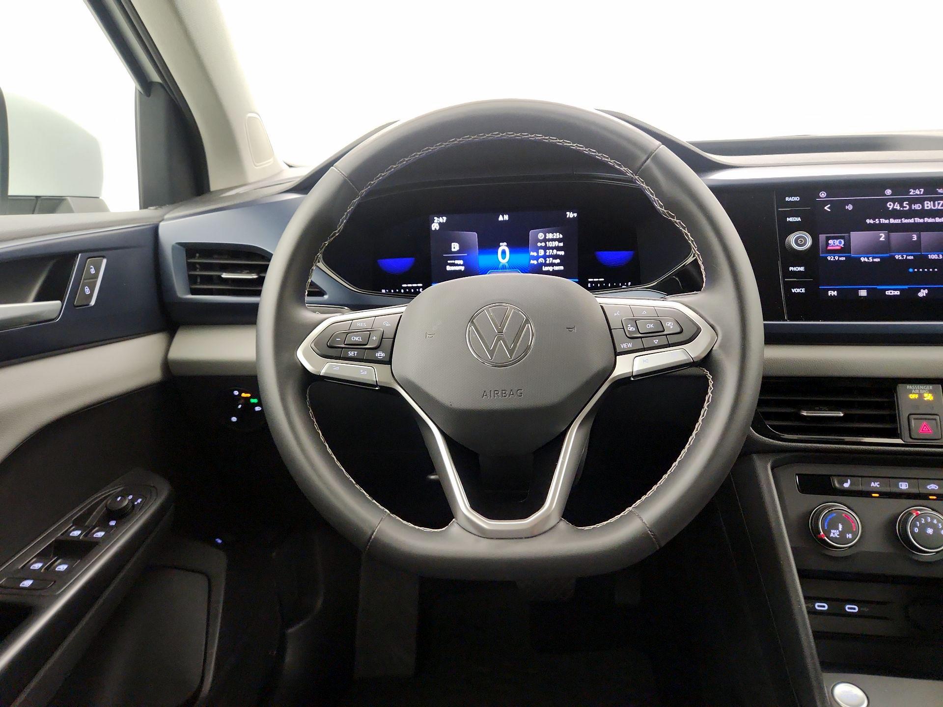 Thumbnail: 2022 Volkswagen Taos - 10