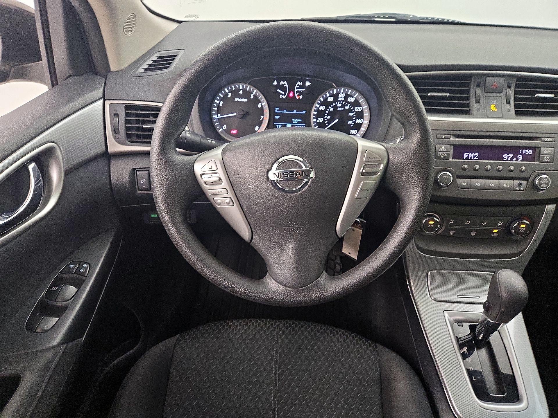 Thumbnail: 2014 Nissan Sentra - 10