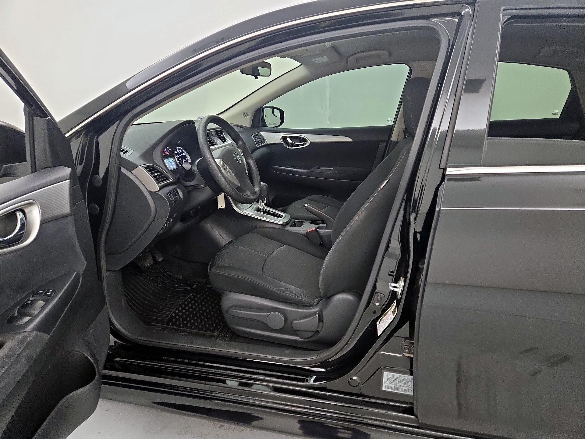 Thumbnail: 2014 Nissan Sentra - 11