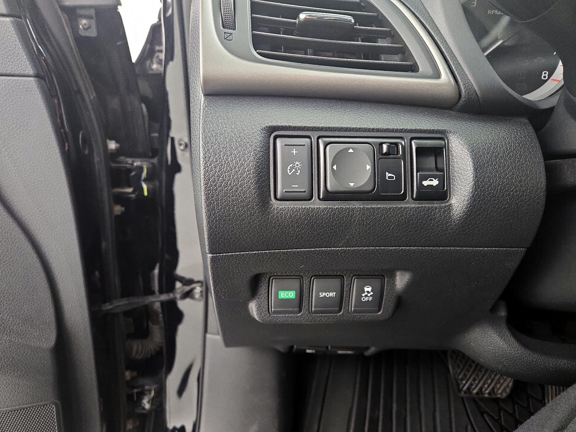 Thumbnail: 2014 Nissan Sentra - 13