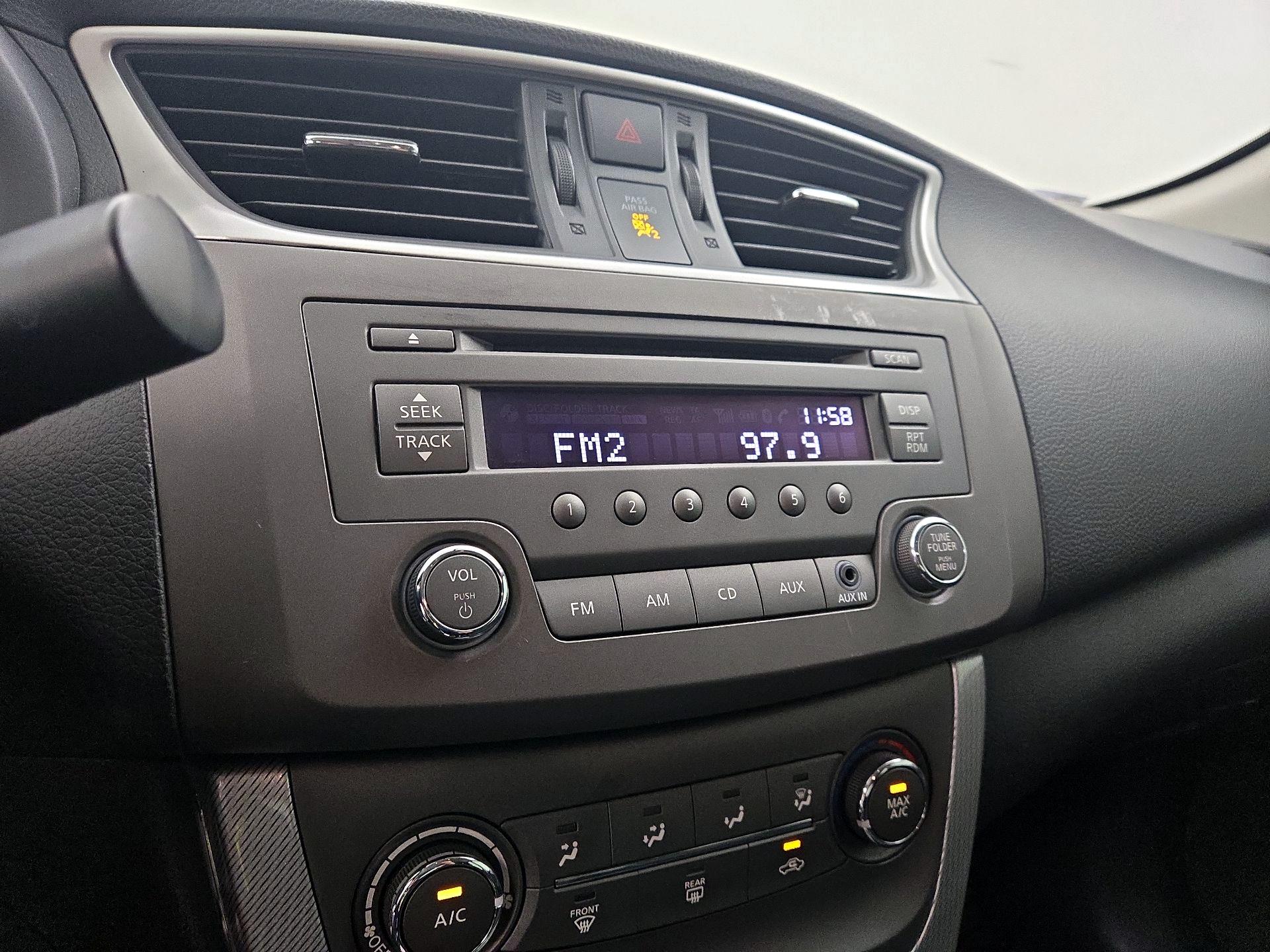 Thumbnail: 2014 Nissan Sentra - 14