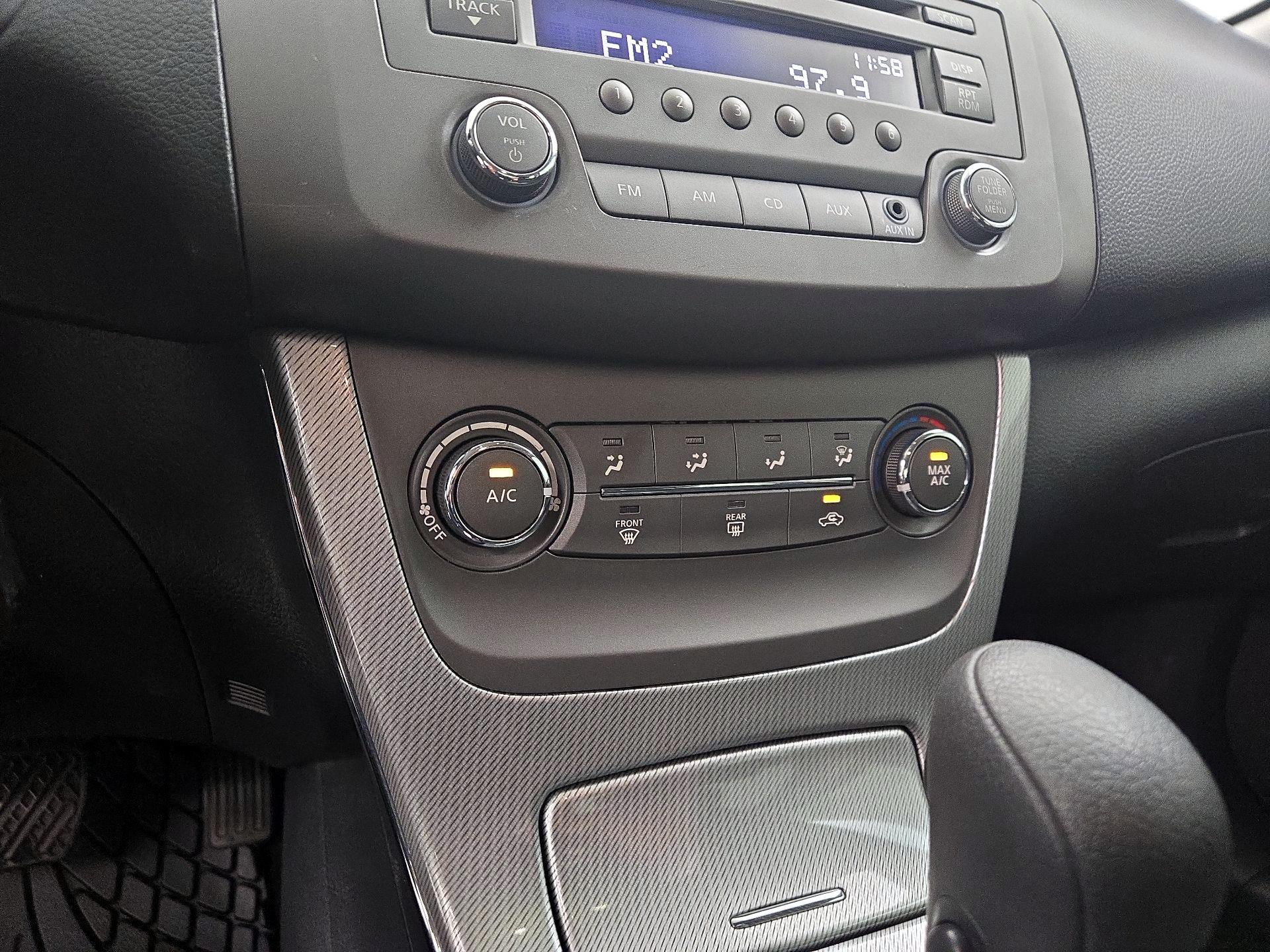 Thumbnail: 2014 Nissan Sentra - 15