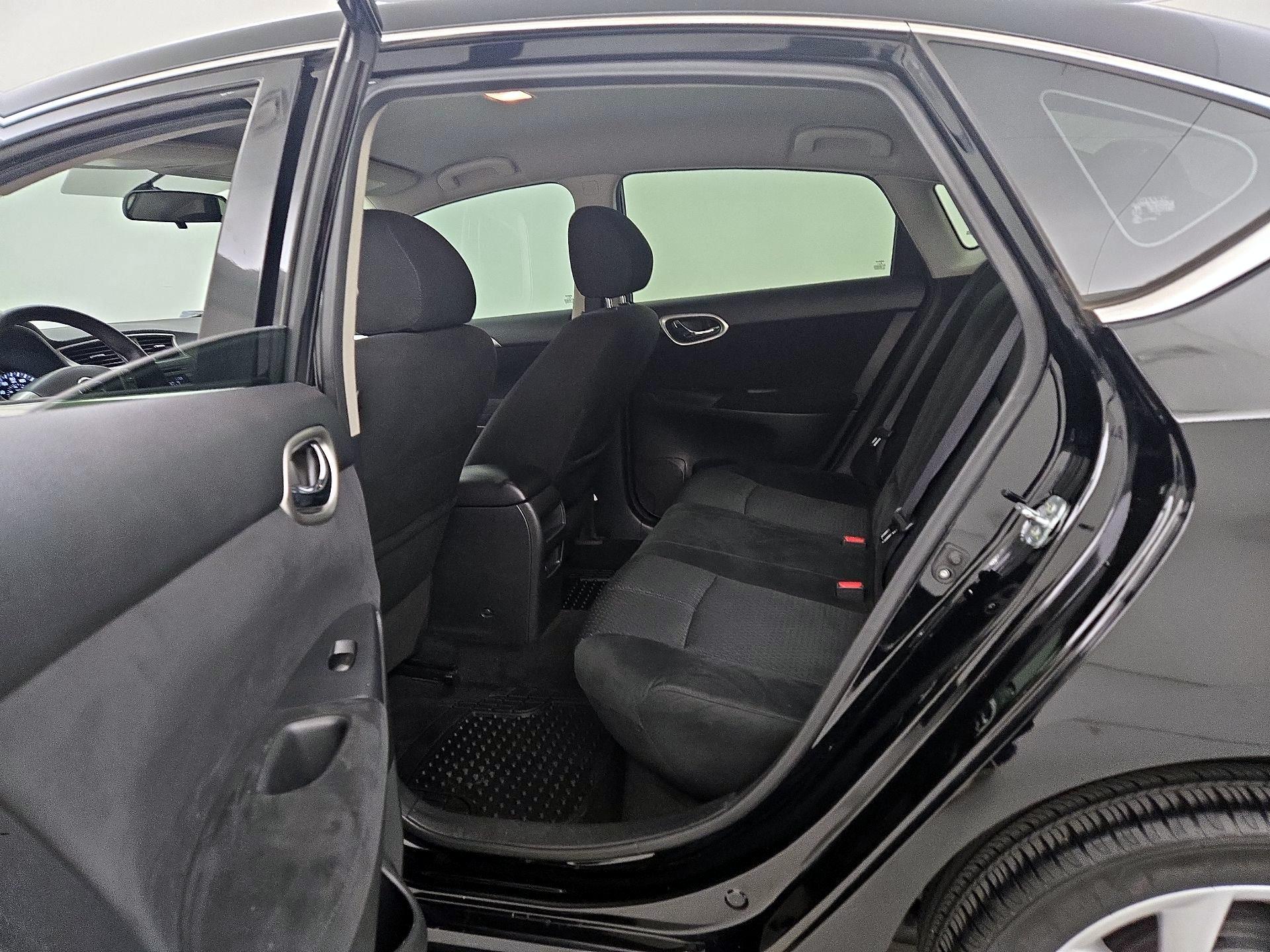 Thumbnail: 2014 Nissan Sentra - 18