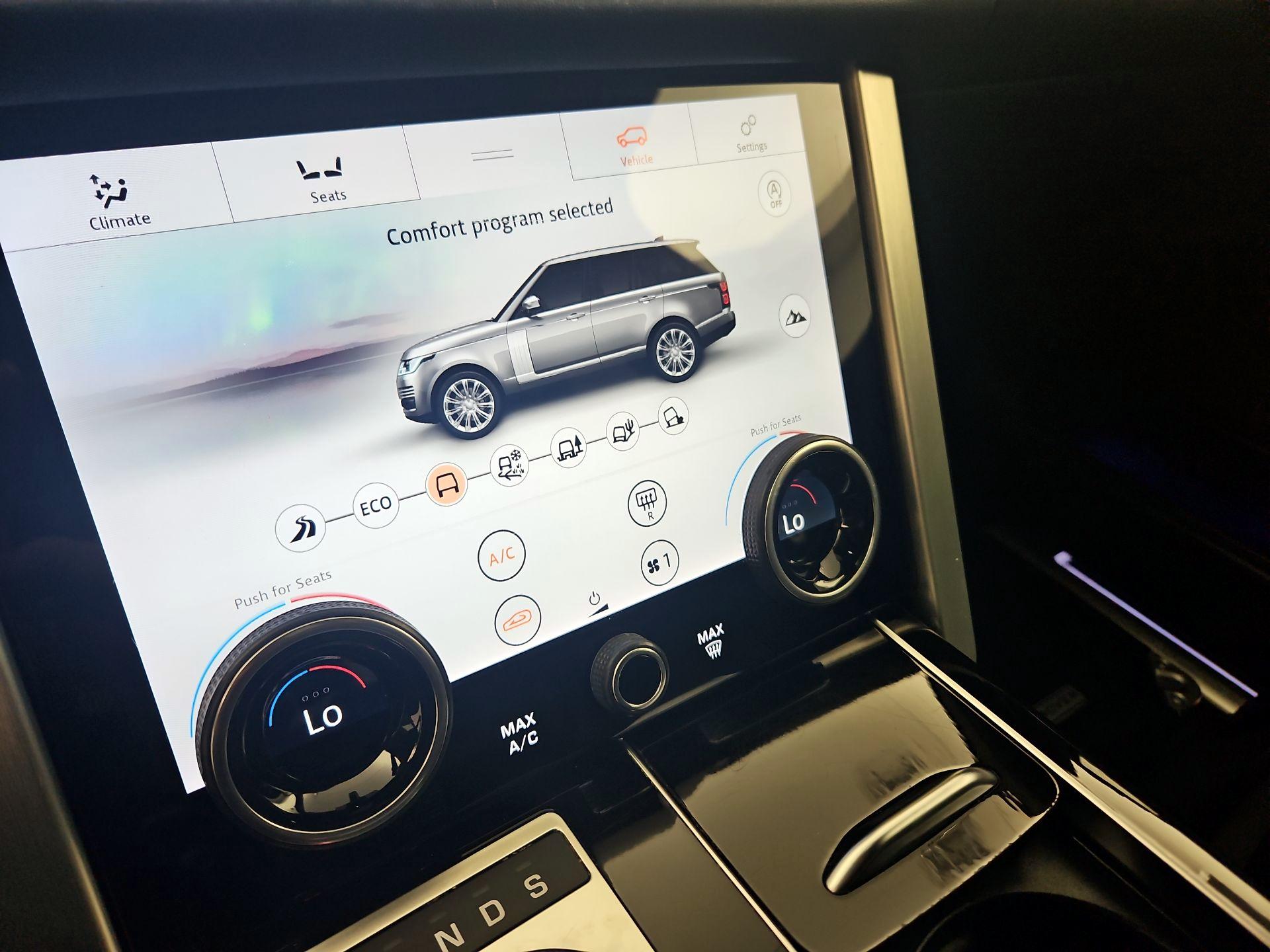 Thumbnail: 2021 Land Rover Range Rover - 14