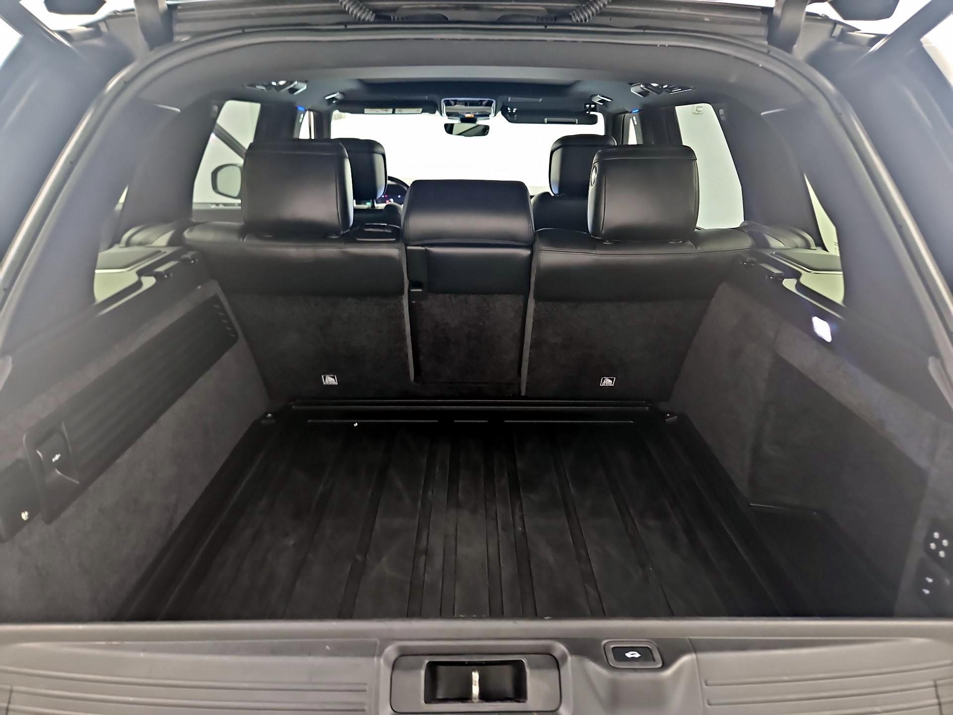 Thumbnail: 2021 Land Rover Range Rover - 17