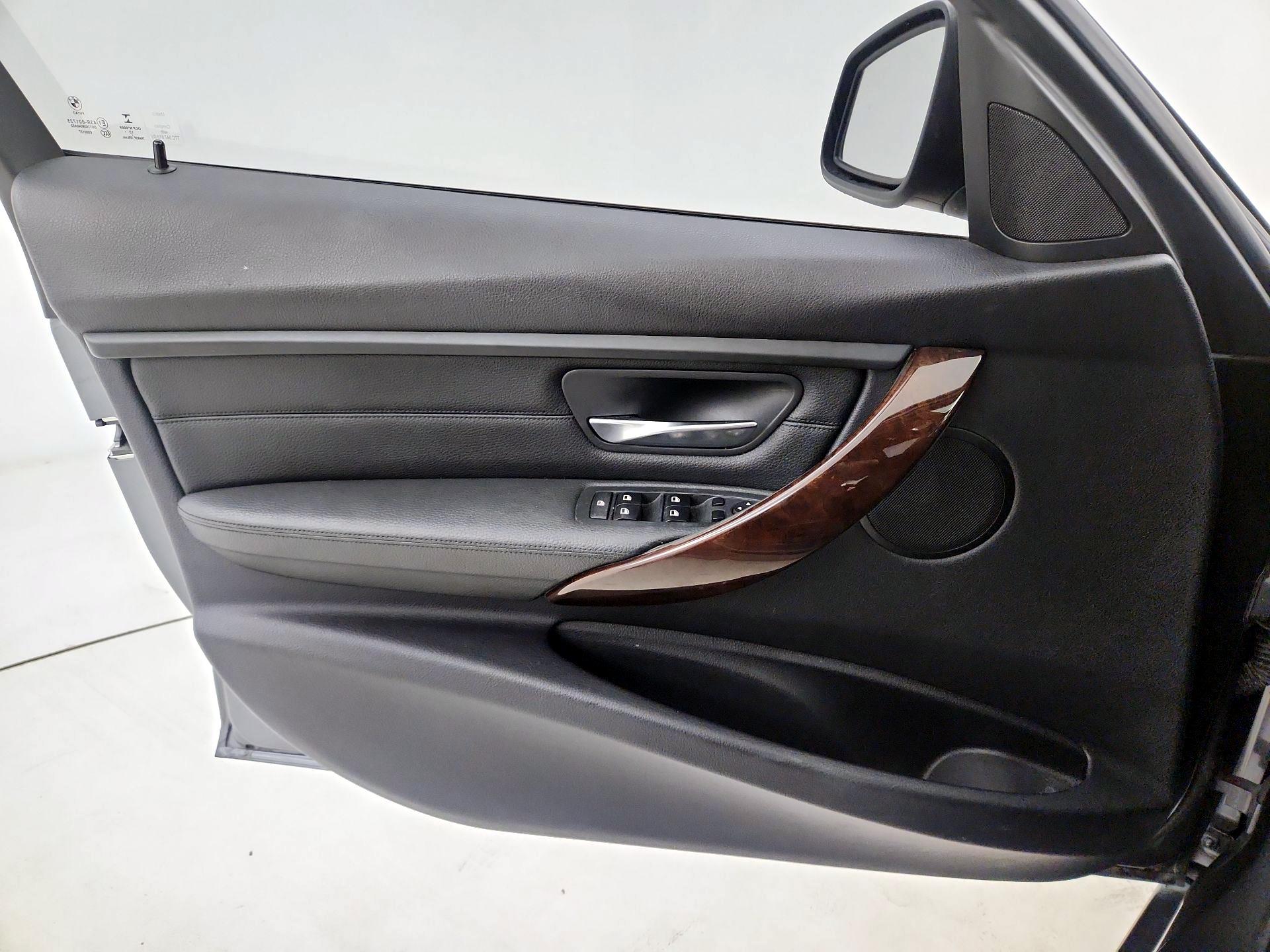 Thumbnail: 2014 BMW 3 Series - 12