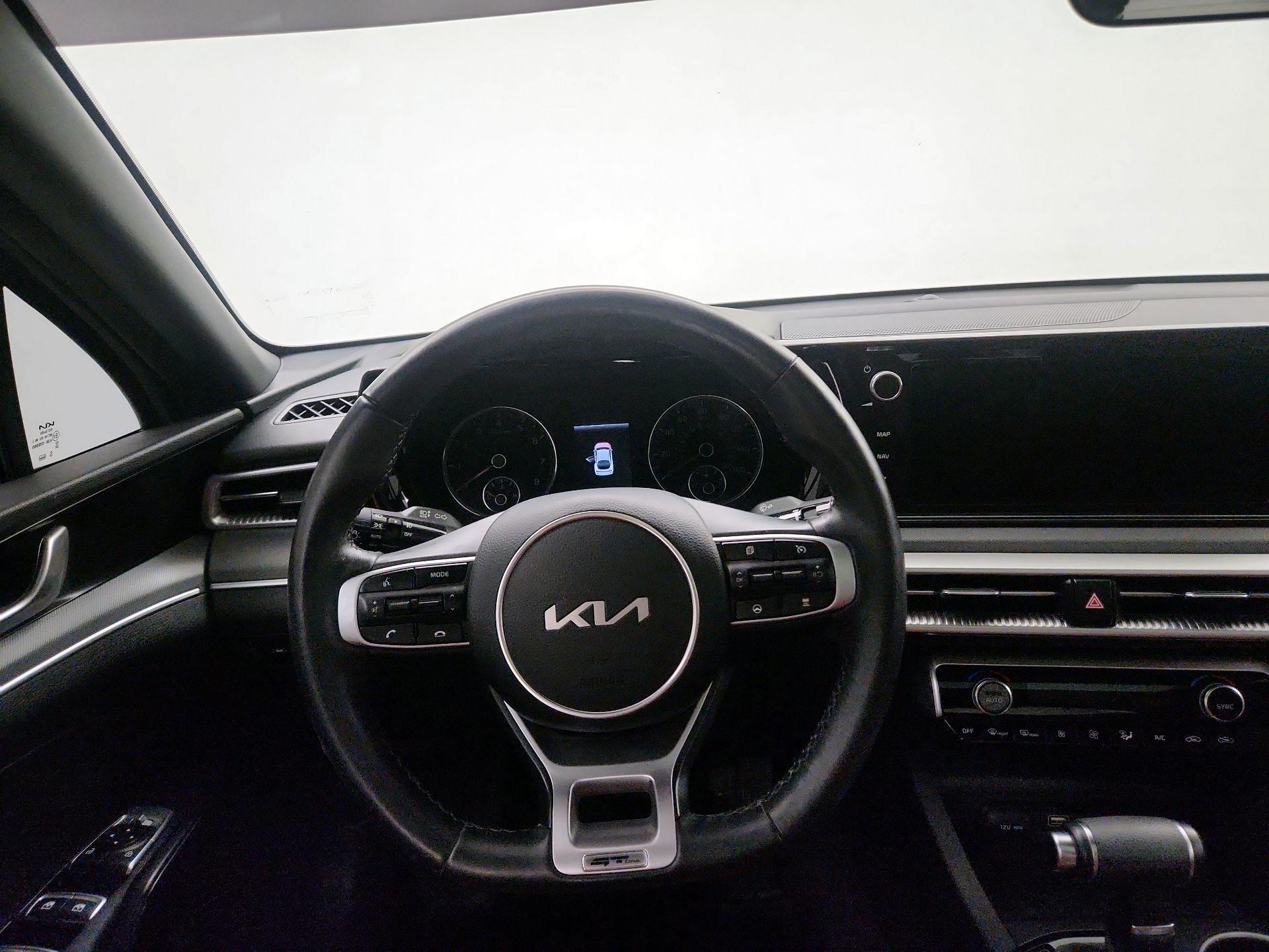 Thumbnail: 2023 Kia K5 - 10