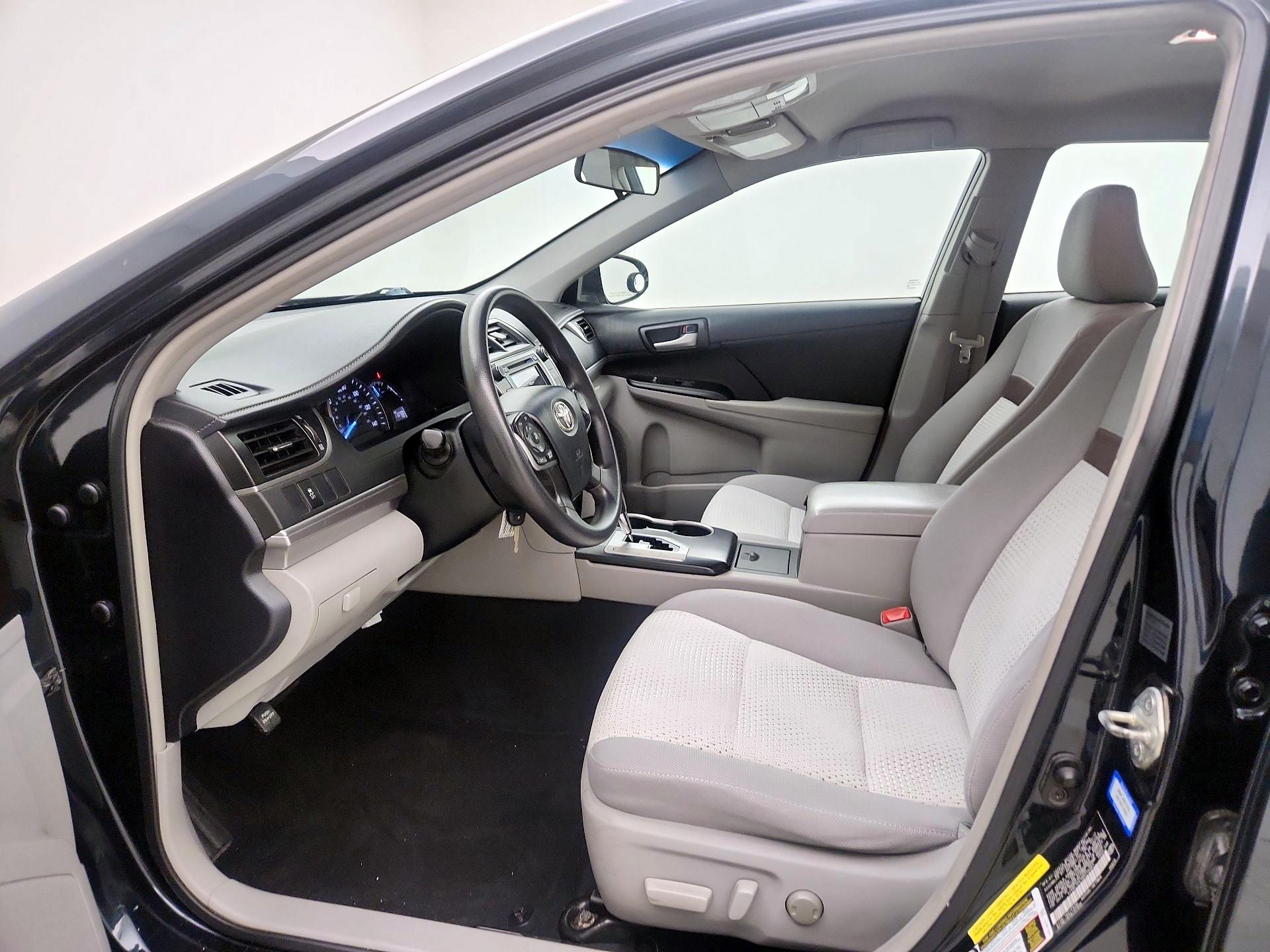 Thumbnail: 2013 Toyota Camry - 11