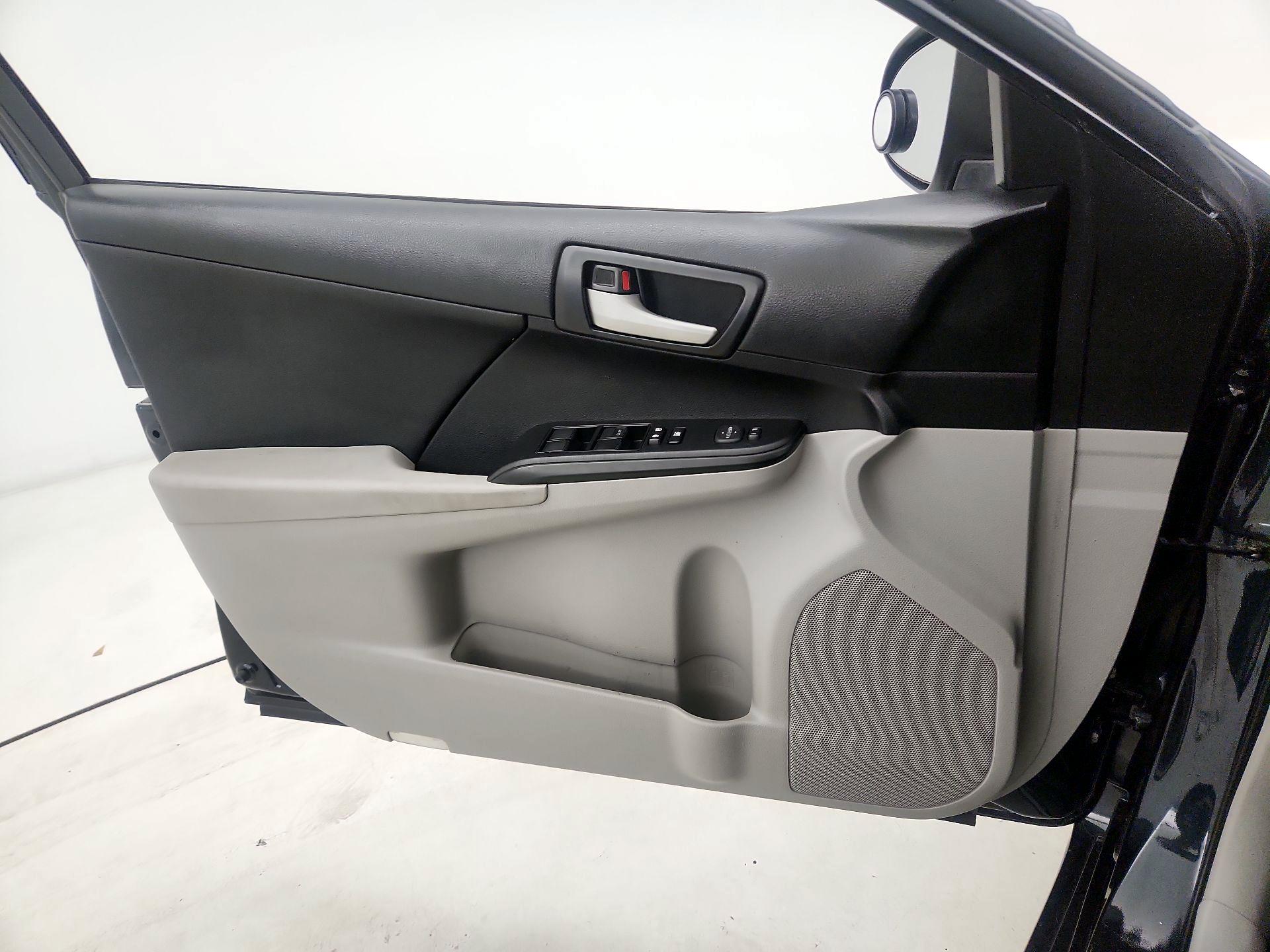 Thumbnail: 2013 Toyota Camry - 12