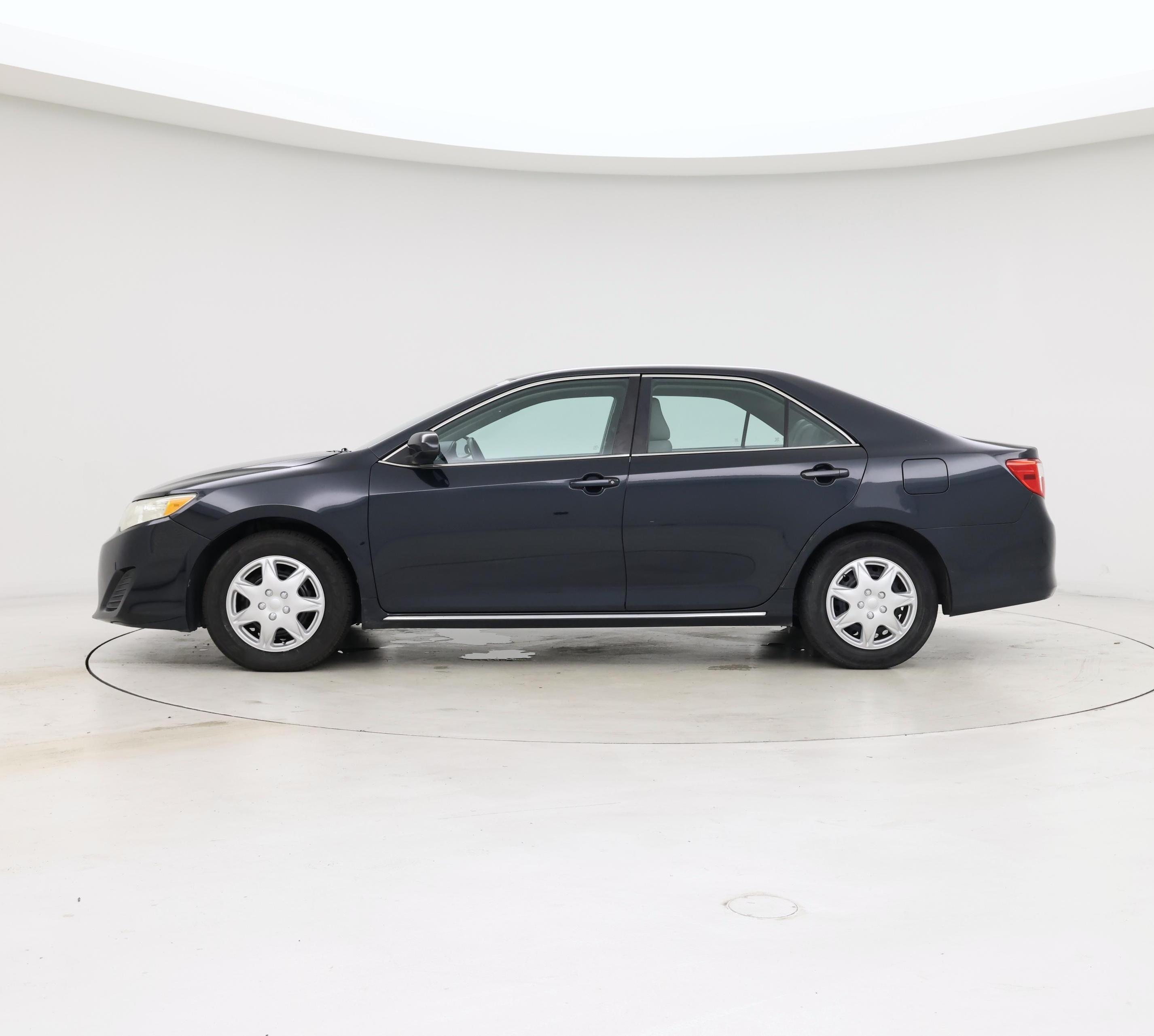 Thumbnail: 2013 Toyota Camry - 3