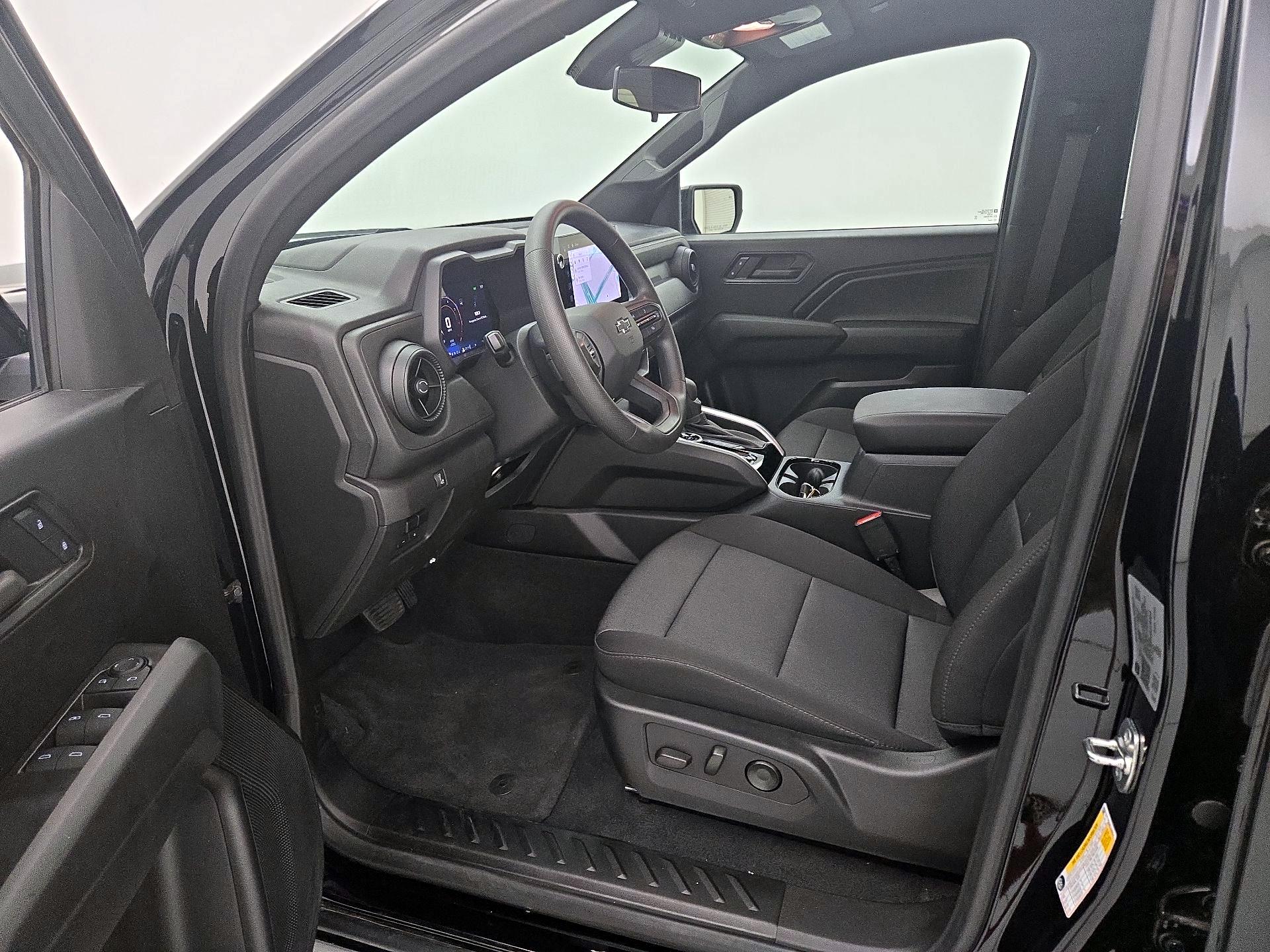 Thumbnail: 2024 Chevrolet Colorado - 11