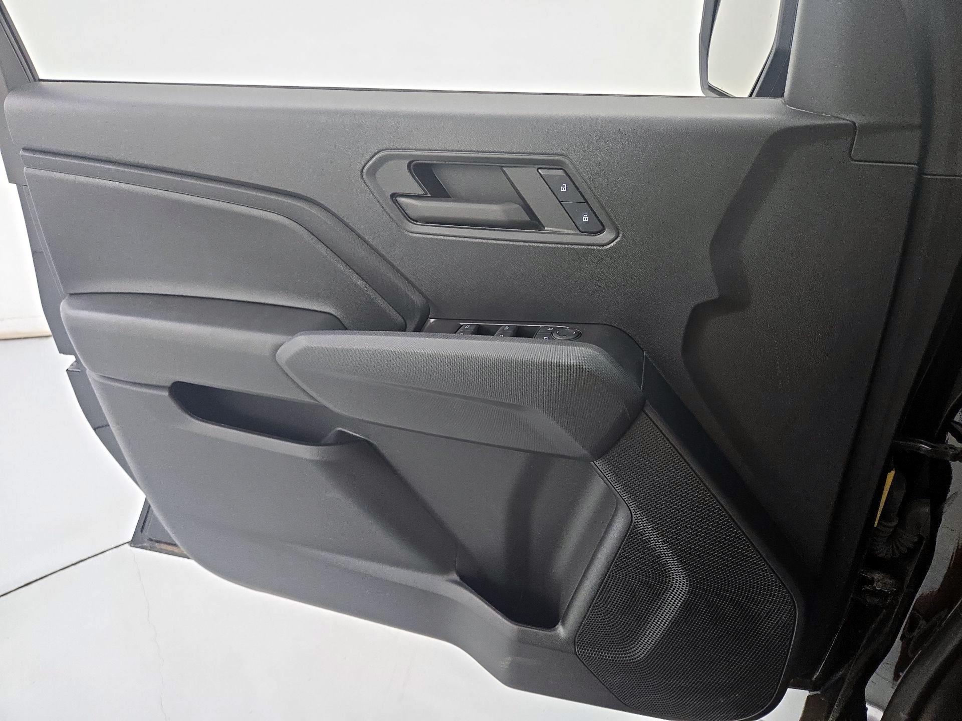 Thumbnail: 2024 Chevrolet Colorado - 12
