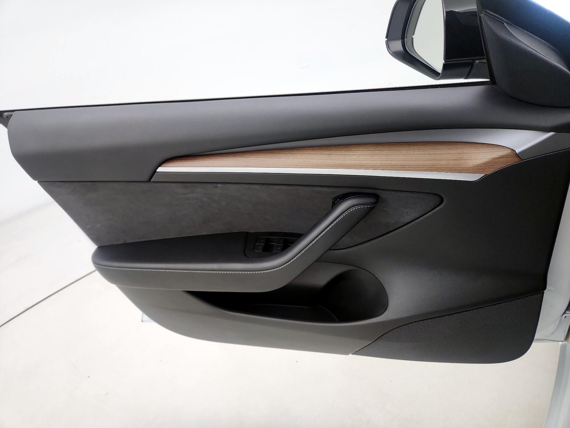 Thumbnail: 2021 Tesla Model 3 - 12