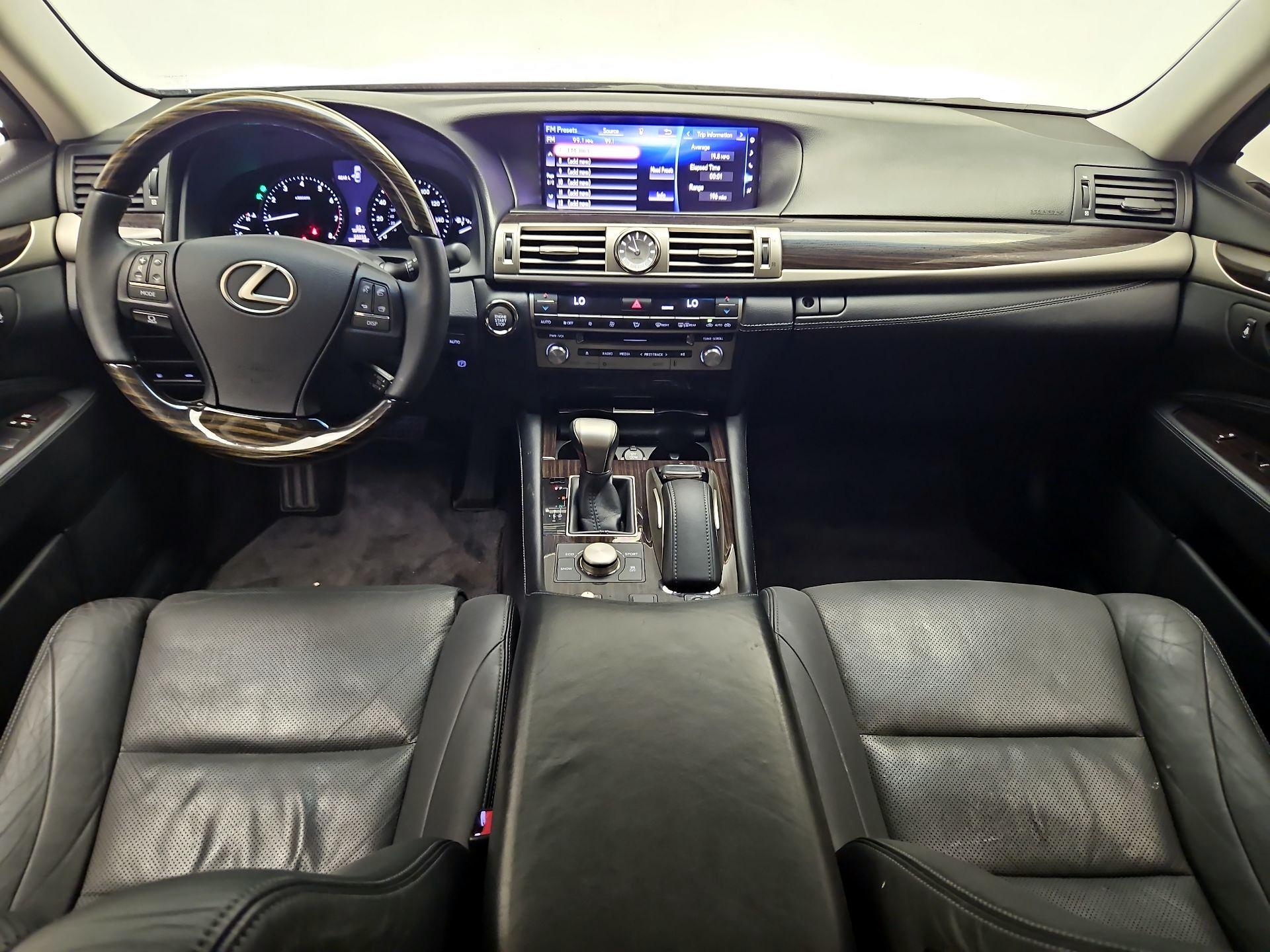 Thumbnail: 2016 Lexus LS - 9
