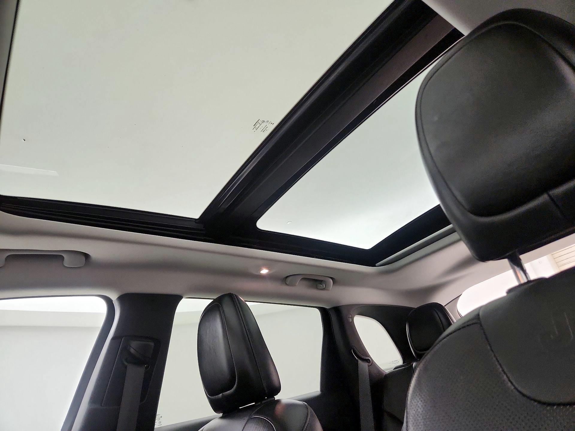 Thumbnail: 2019 Jeep Cherokee - 20