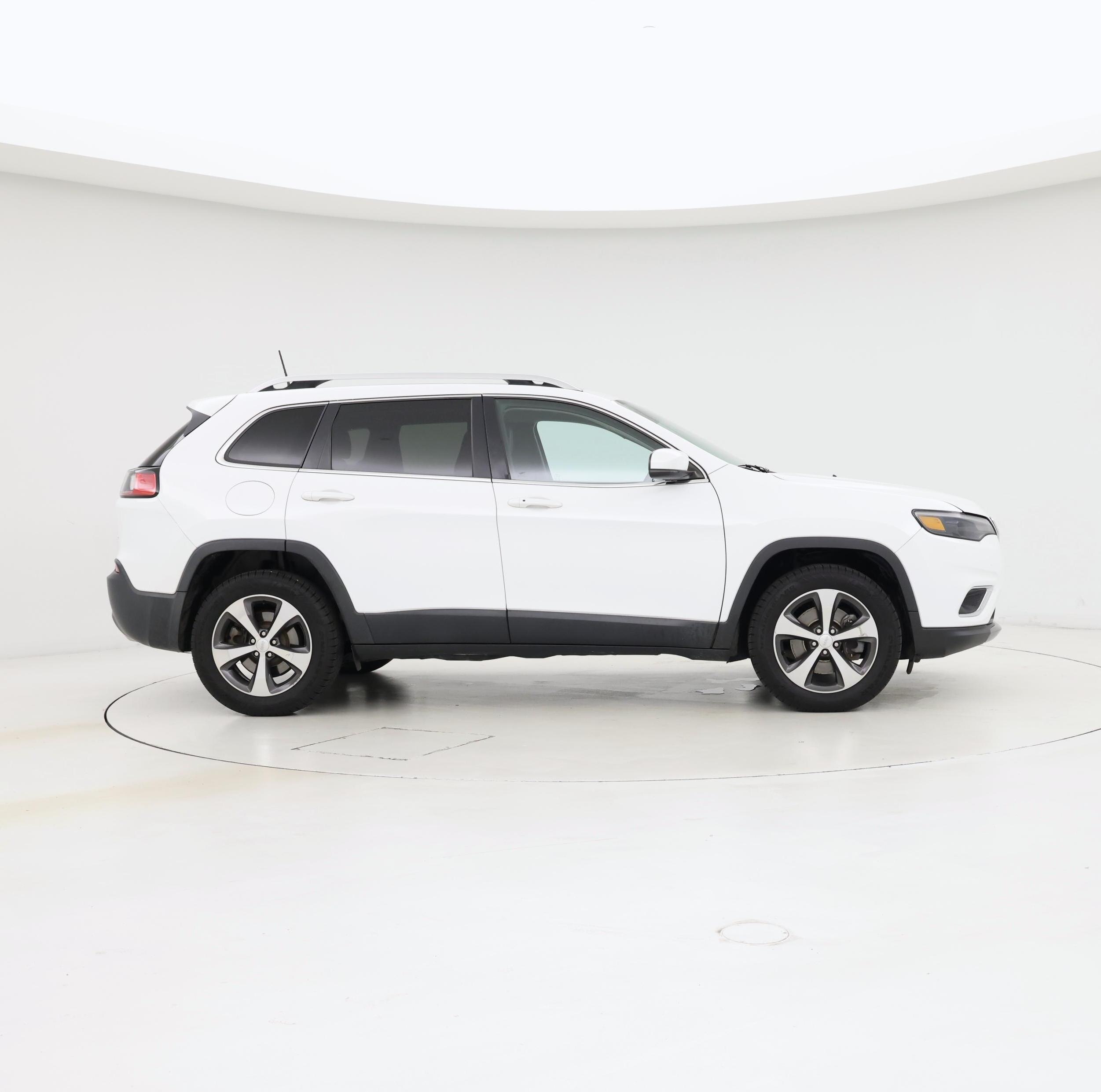 Thumbnail: 2019 Jeep Cherokee - 7