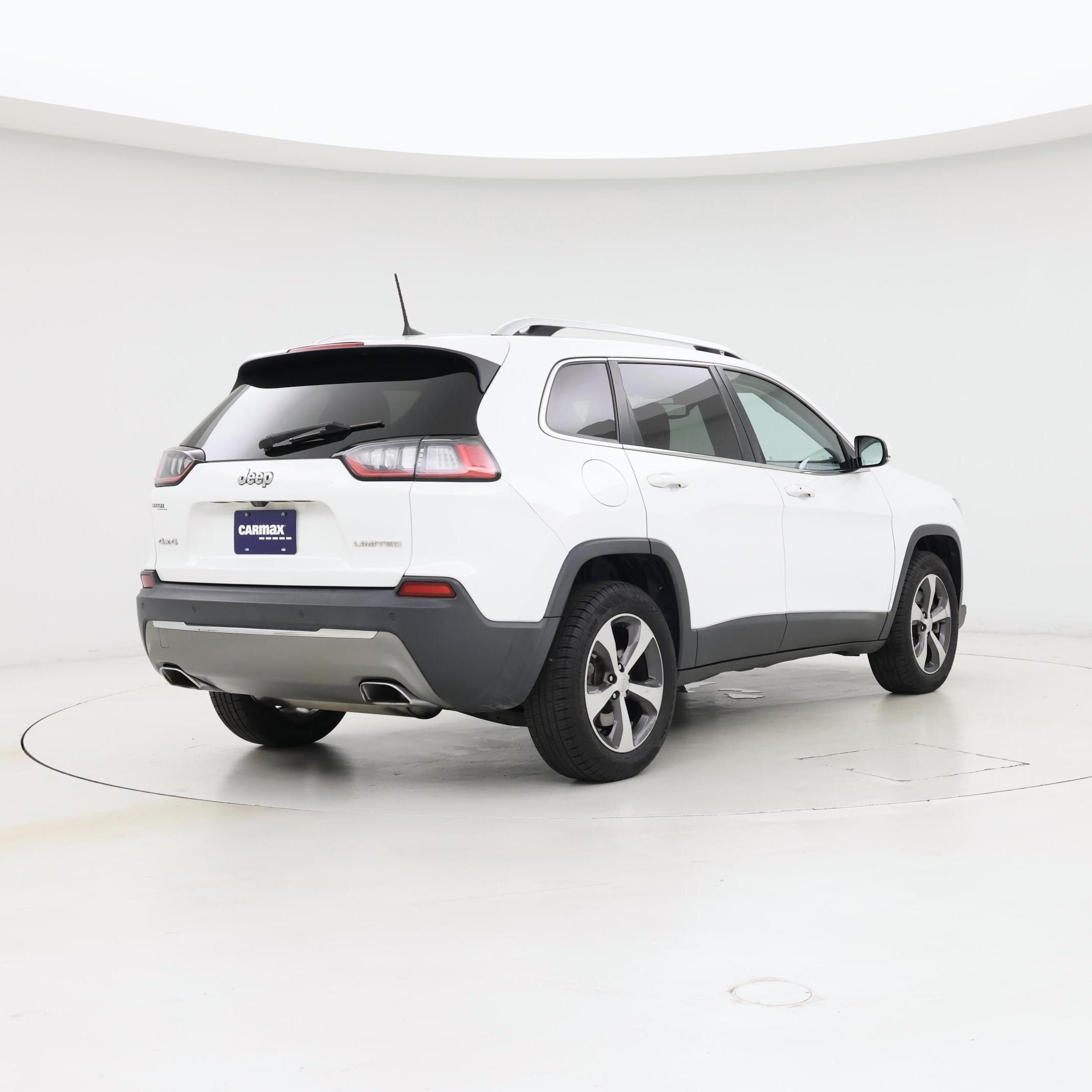 Thumbnail: 2019 Jeep Cherokee - 8