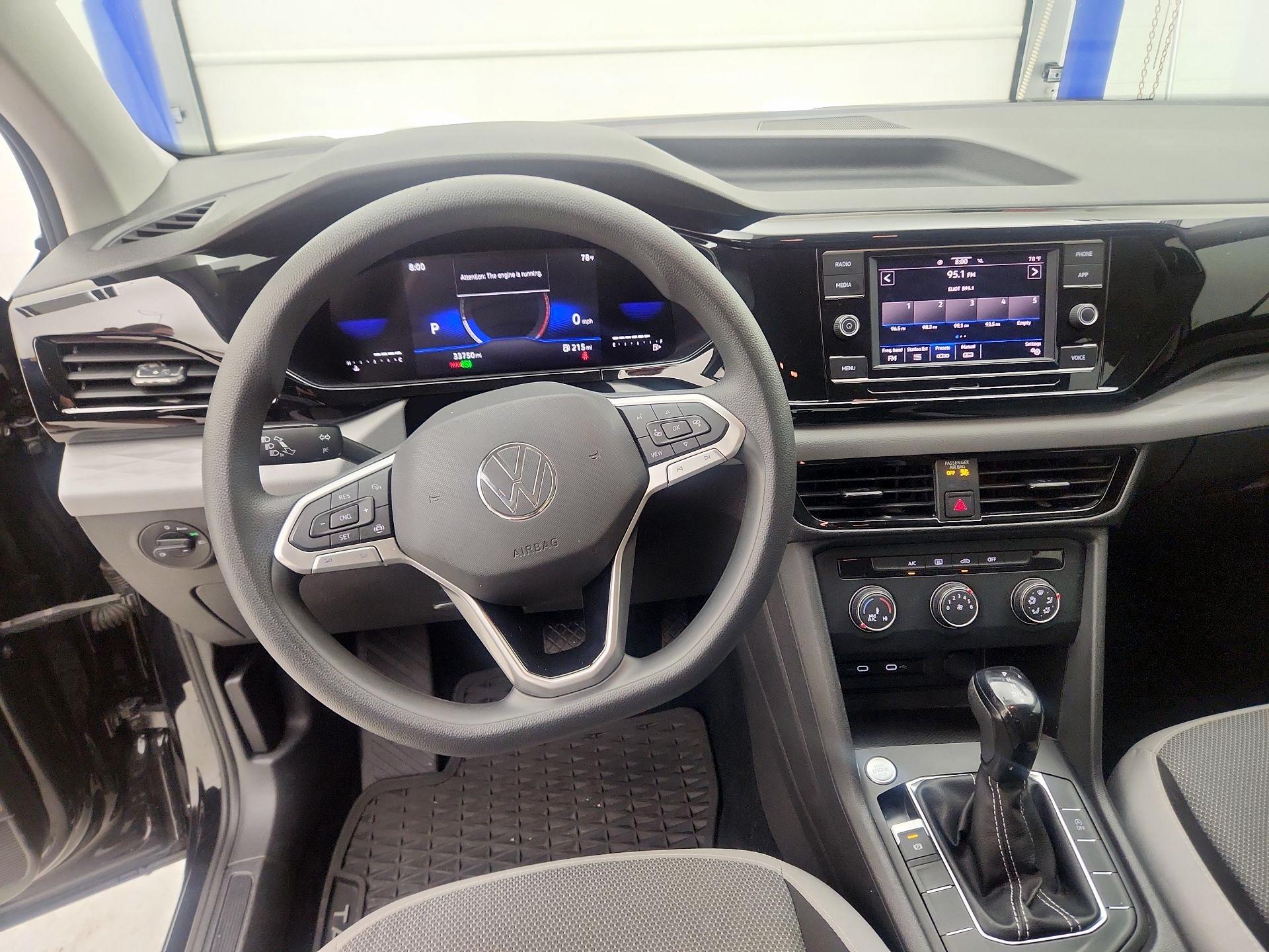 Thumbnail: 2022 Volkswagen Taos - 9