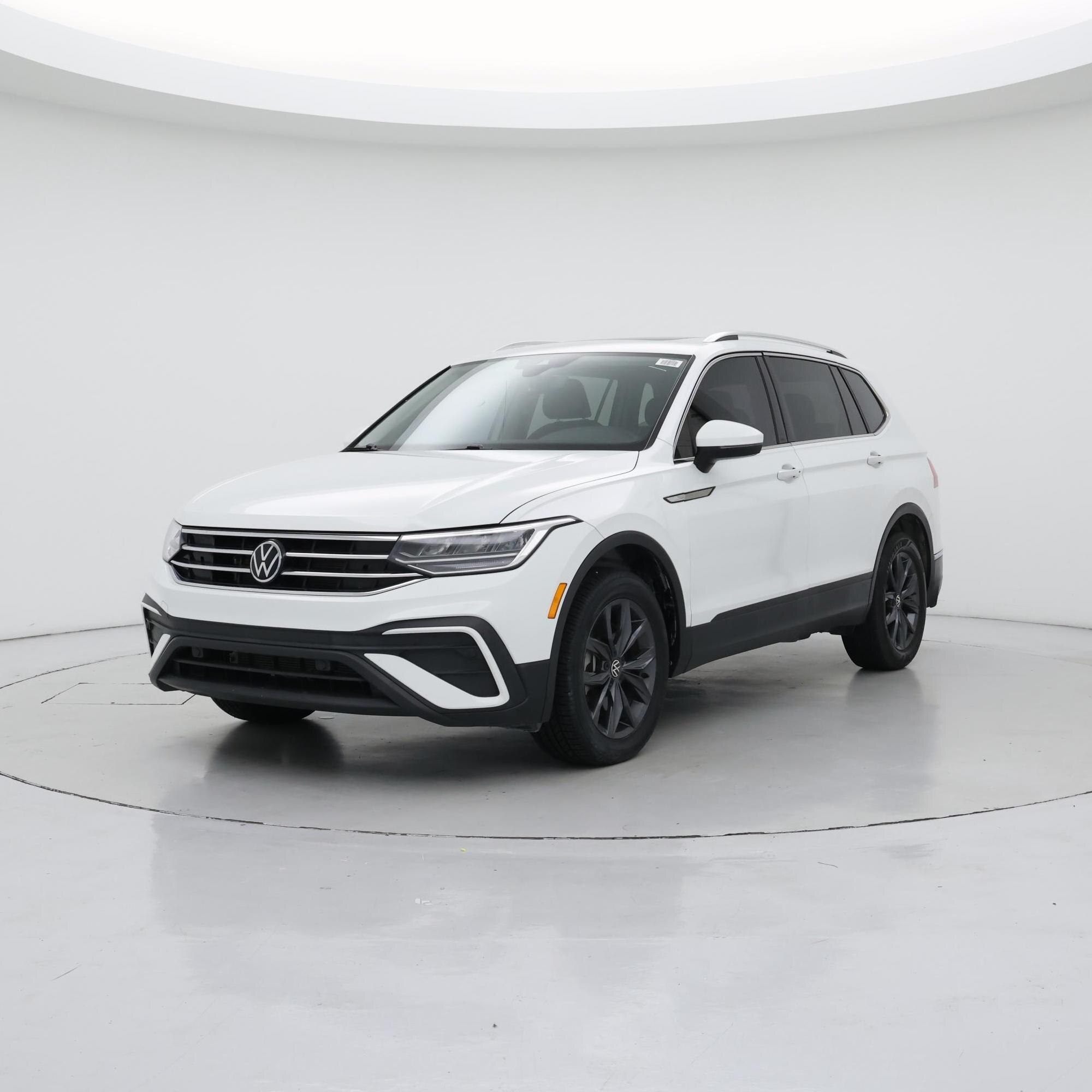 Thumbnail: 2022 Volkswagen Tiguan - 4
