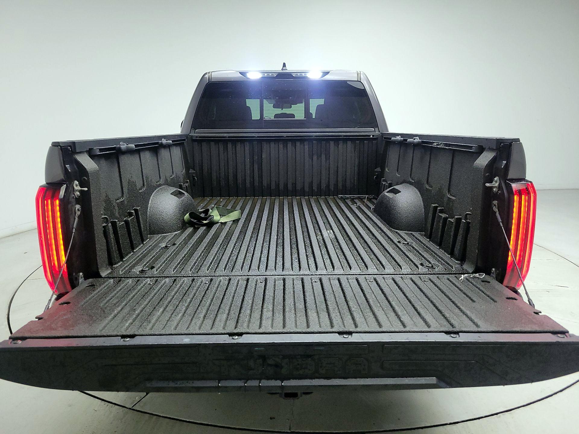 Thumbnail: 2022 Toyota Tundra - 19