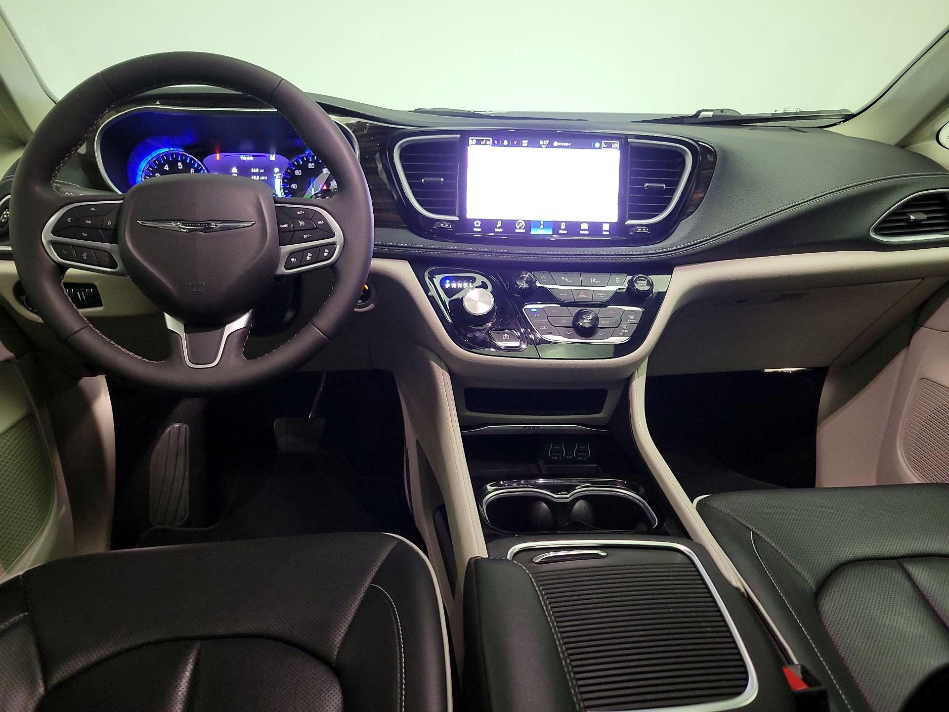 Thumbnail: 2024 Chrysler Pacifica - 9