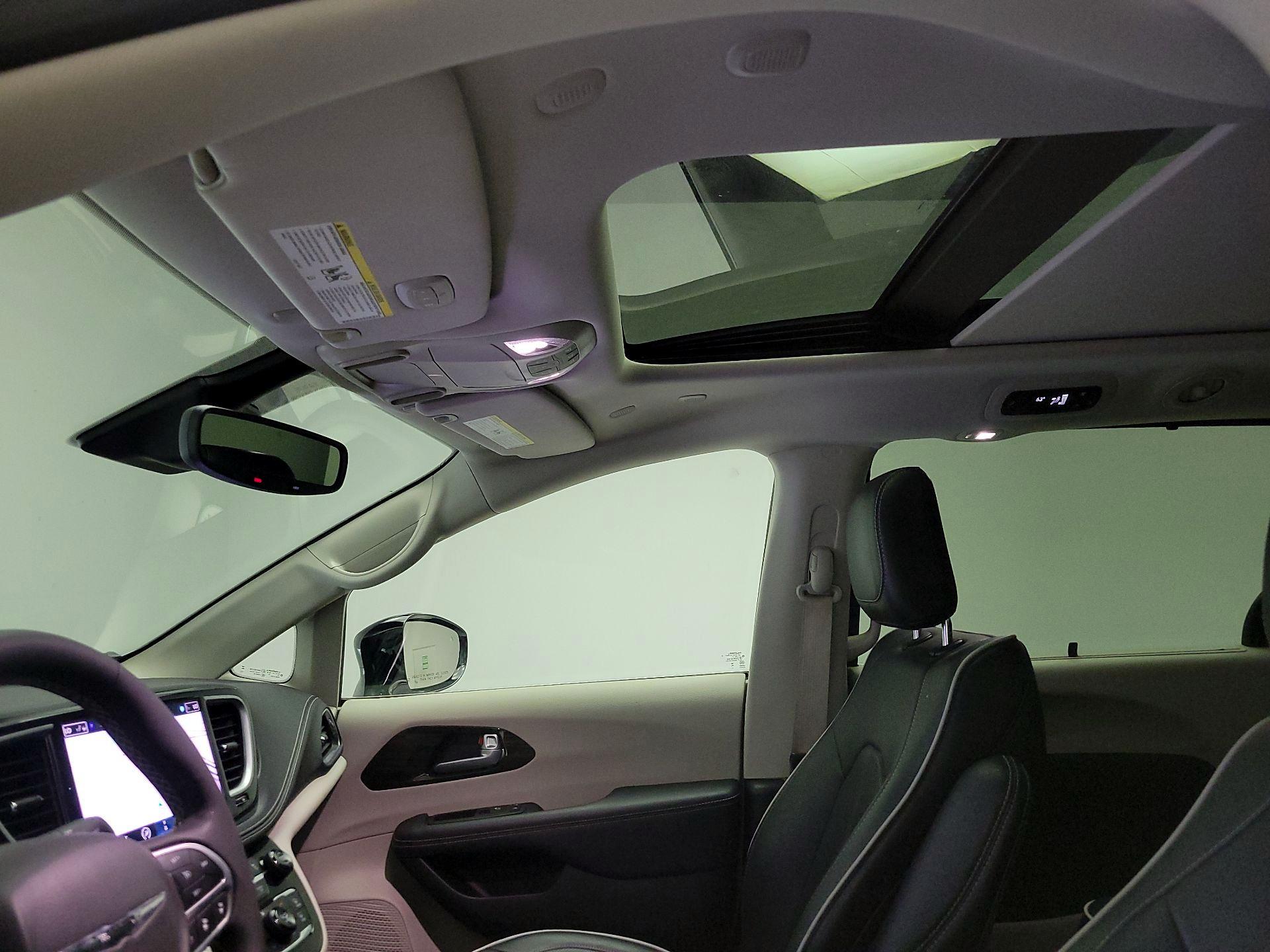 Thumbnail: 2024 Chrysler Pacifica - 19