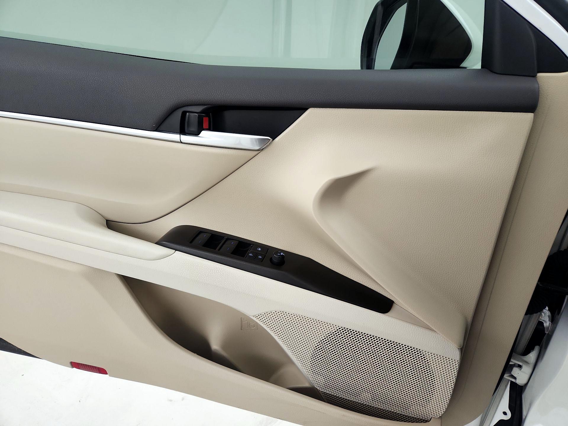 Thumbnail: 2023 Toyota Camry - 12