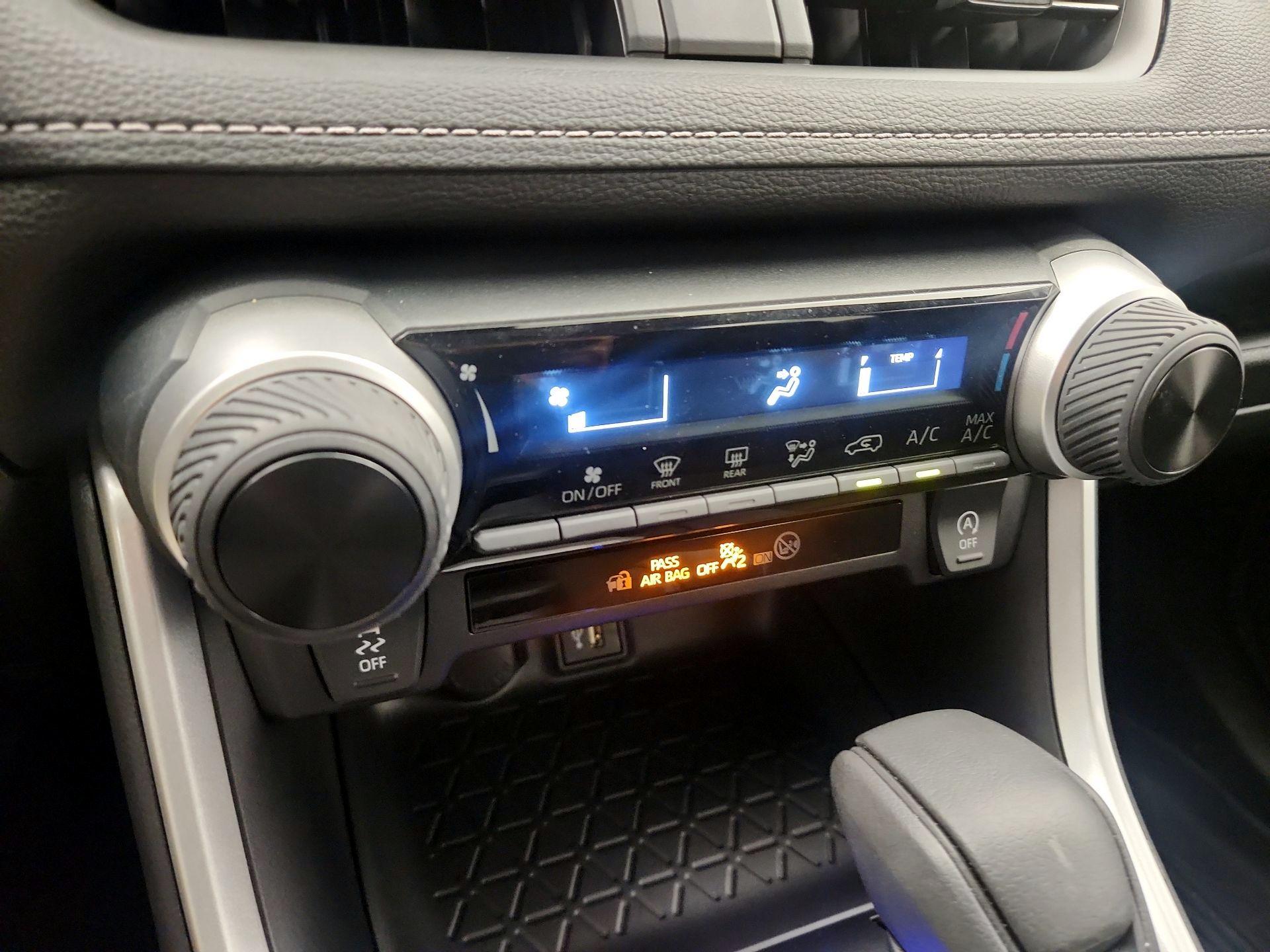 Thumbnail: 2024 Toyota RAV4 - 16