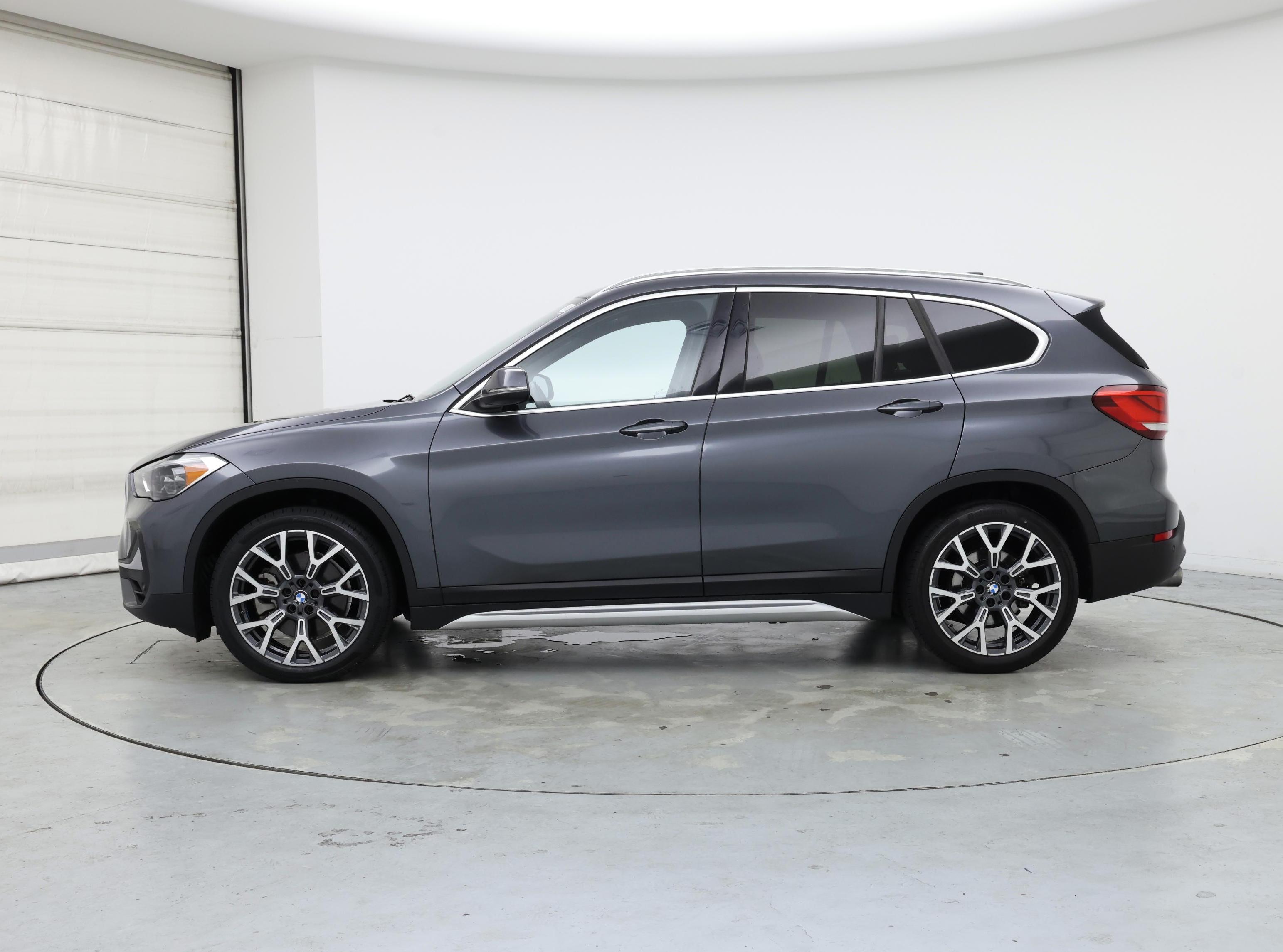 Thumbnail: 2022 BMW X1 - 3