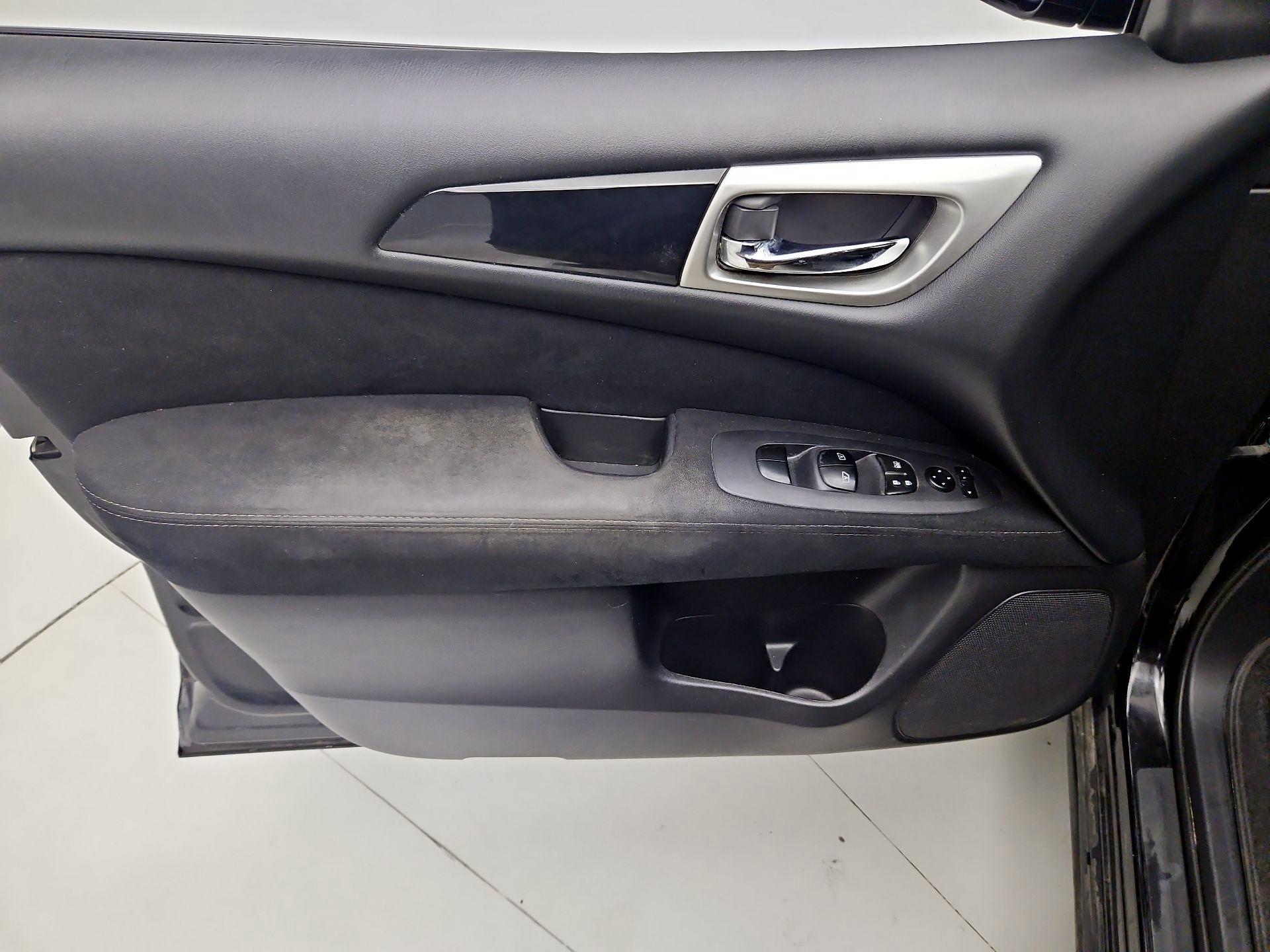 Thumbnail: 2014 Nissan Pathfinder - 12