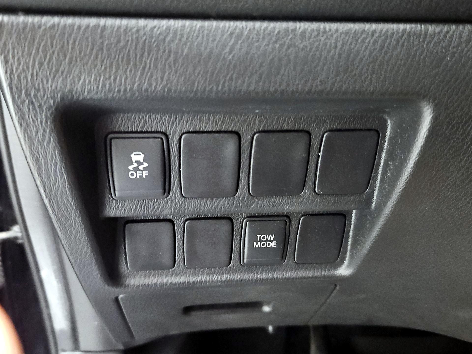 Thumbnail: 2014 Nissan Pathfinder - 13