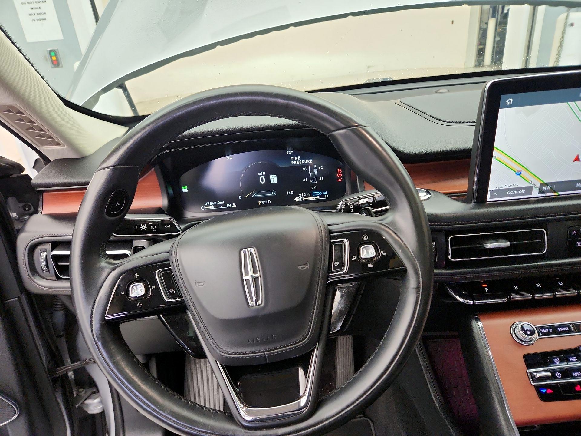 Thumbnail: 2020 Lincoln Aviator - 10