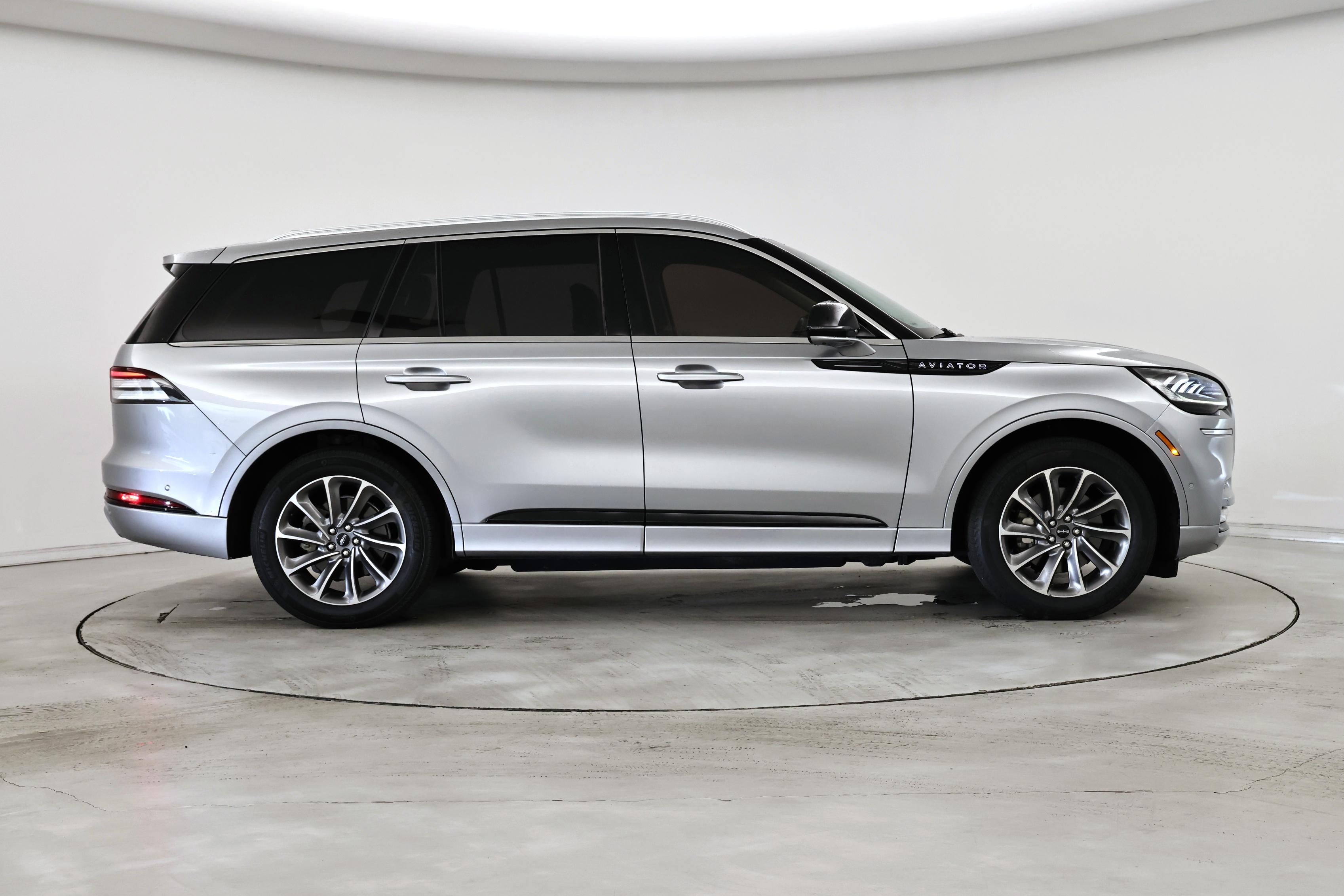 Thumbnail: 2020 Lincoln Aviator - 7