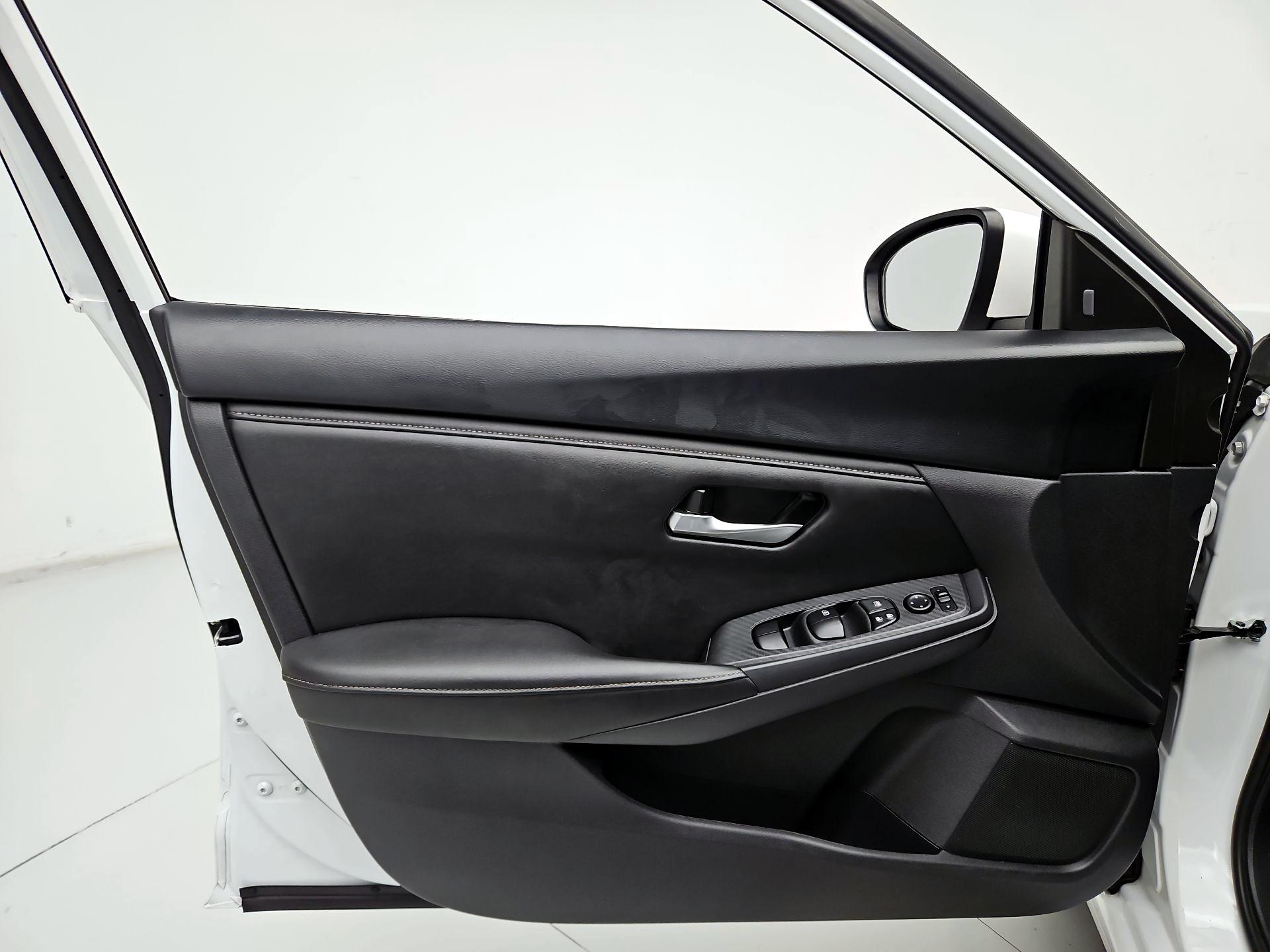Thumbnail: 2023 Nissan Sentra - 12