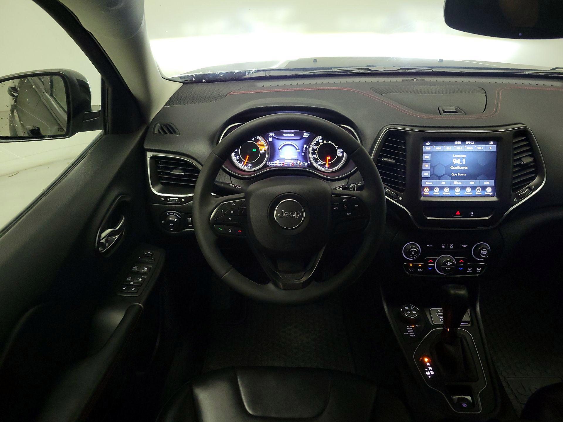 Thumbnail: 2022 Jeep Cherokee - 10