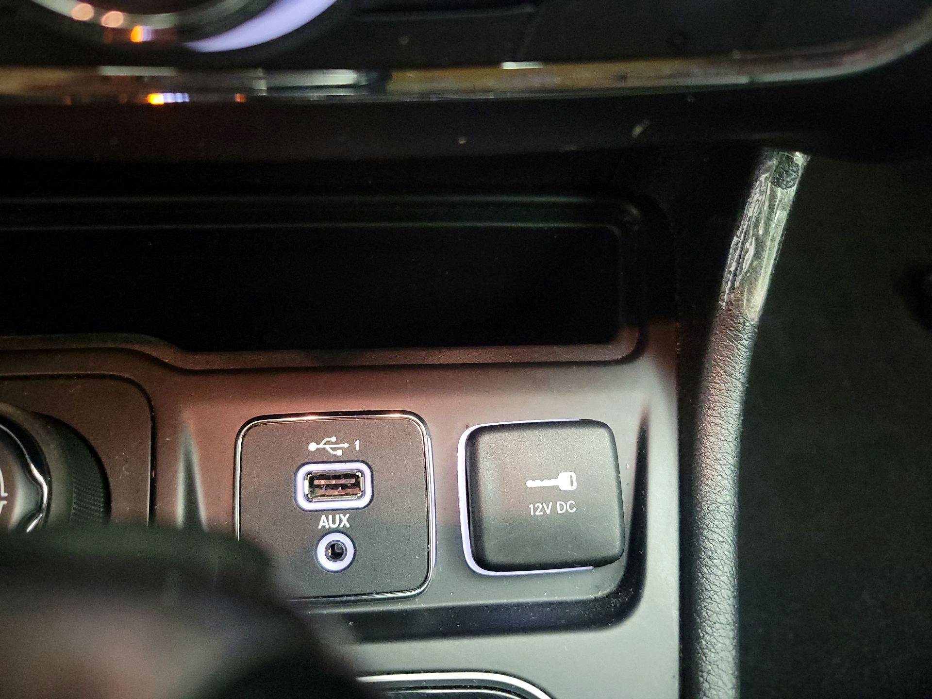 Thumbnail: 2021 Jeep Cherokee - 19