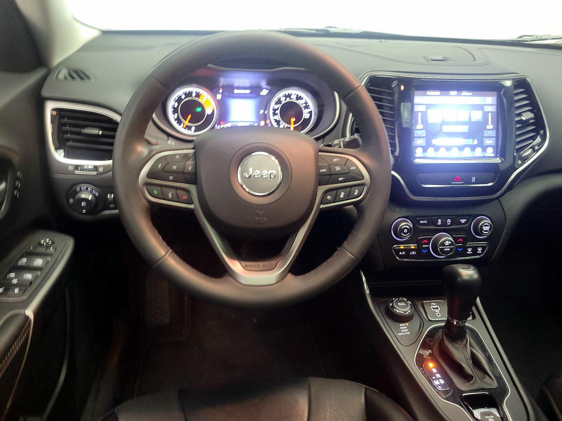 Thumbnail: 2022 Jeep Cherokee - 10