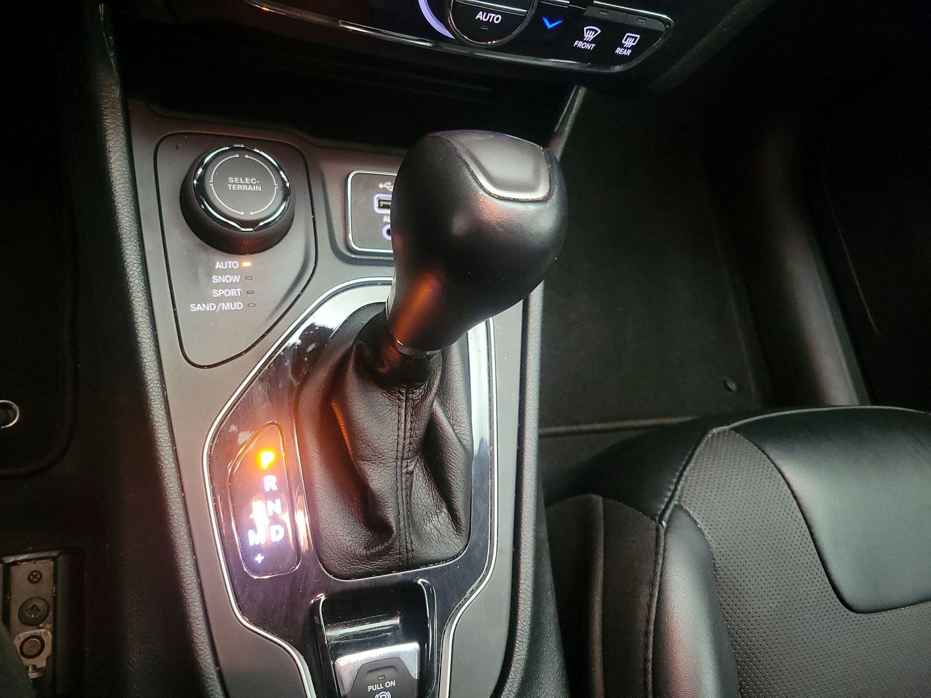 Thumbnail: 2022 Jeep Cherokee - 17