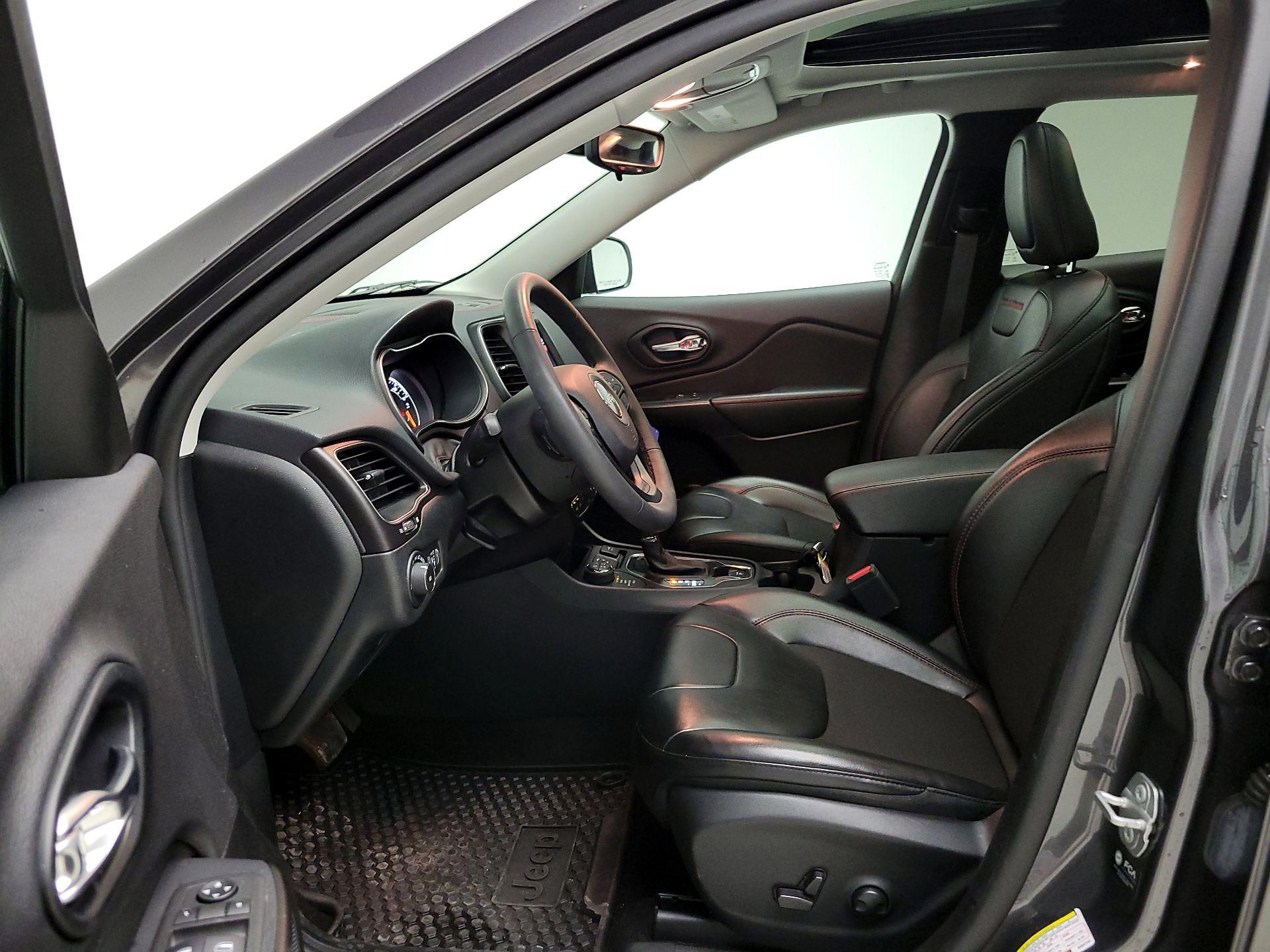 Thumbnail: 2022 Jeep Cherokee - 11