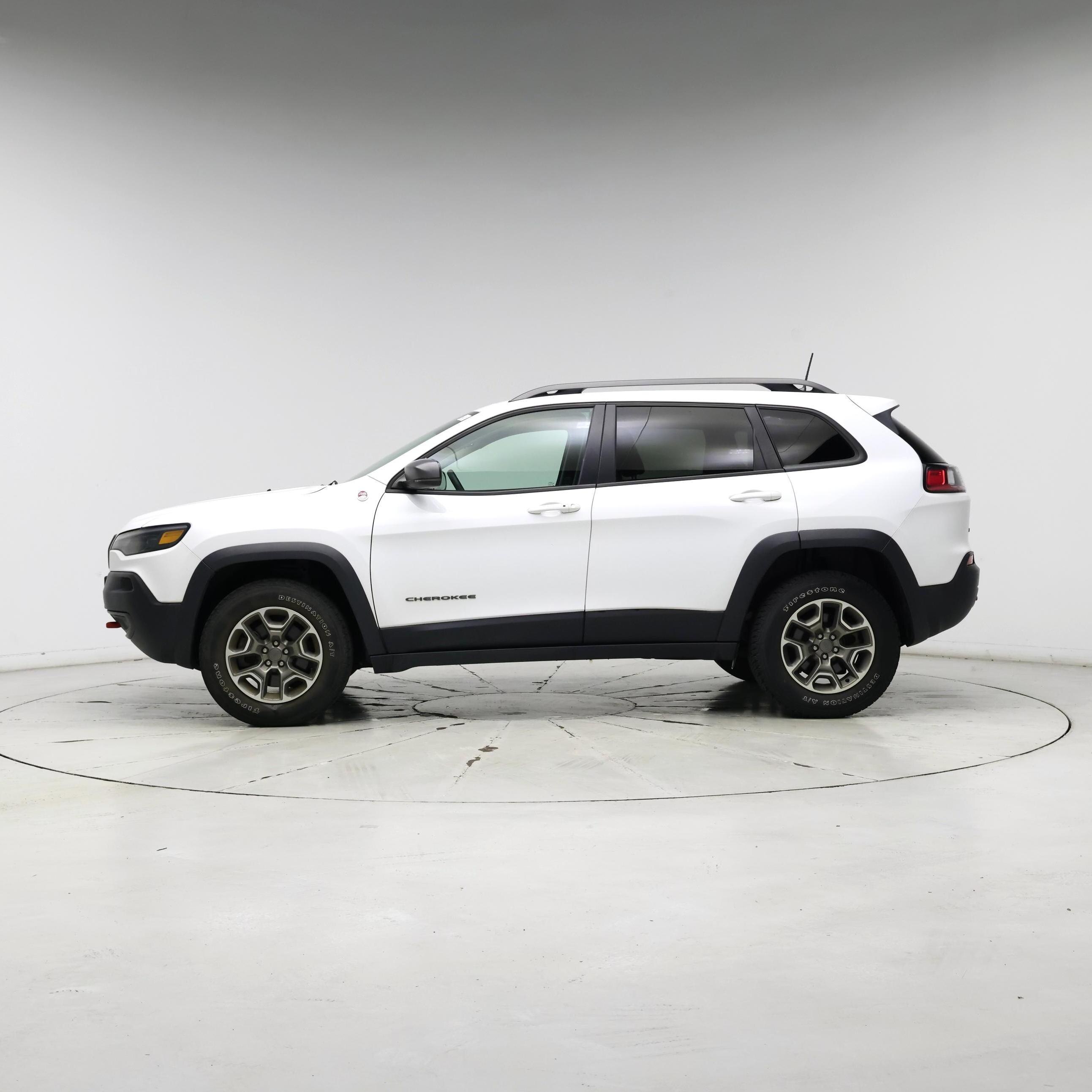 Thumbnail: 2021 Jeep Cherokee - 3