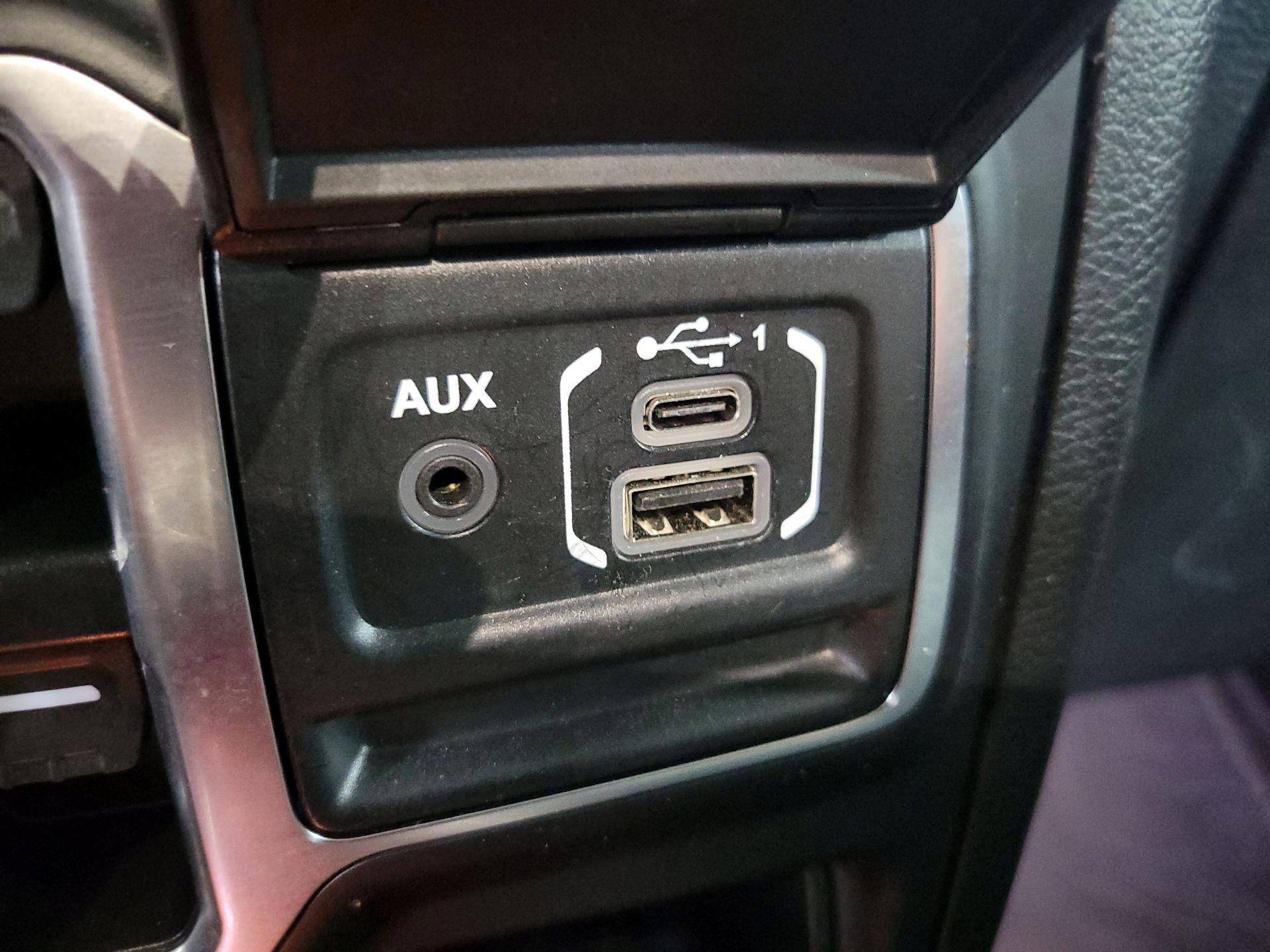 Thumbnail: 2020 Jeep Wrangler - 18