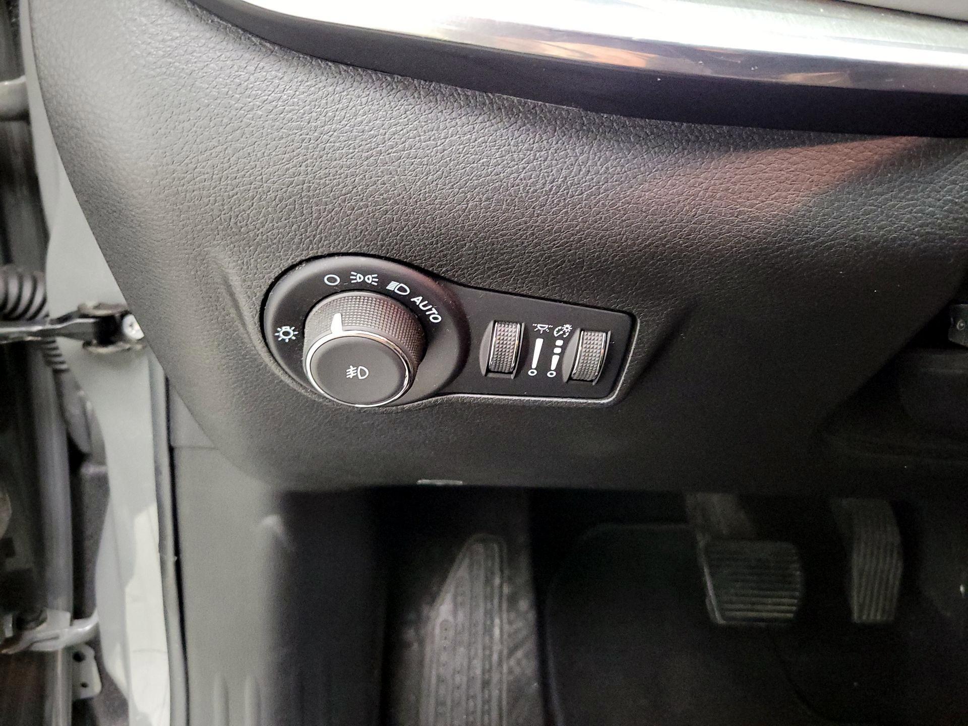 Thumbnail: 2022 Jeep Compass - 13
