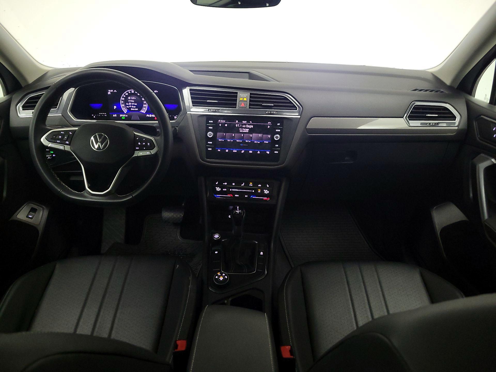 Thumbnail: 2022 Volkswagen Tiguan - 9
