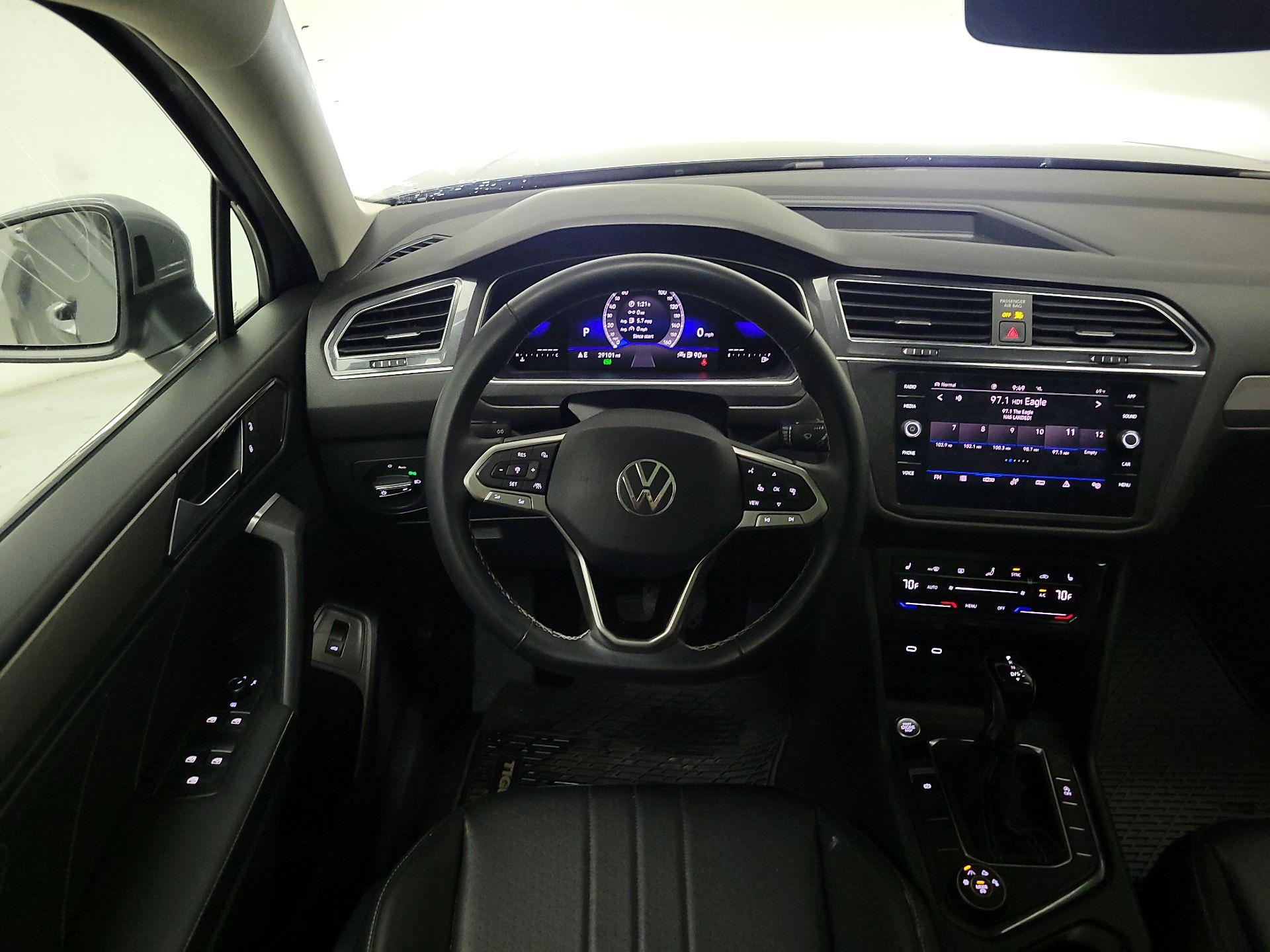 Thumbnail: 2022 Volkswagen Tiguan - 10