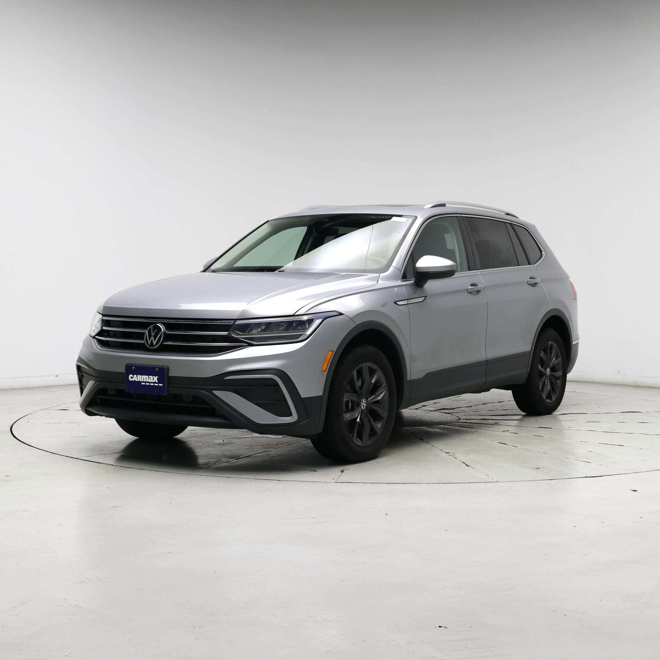 Thumbnail: 2022 Volkswagen Tiguan - 4