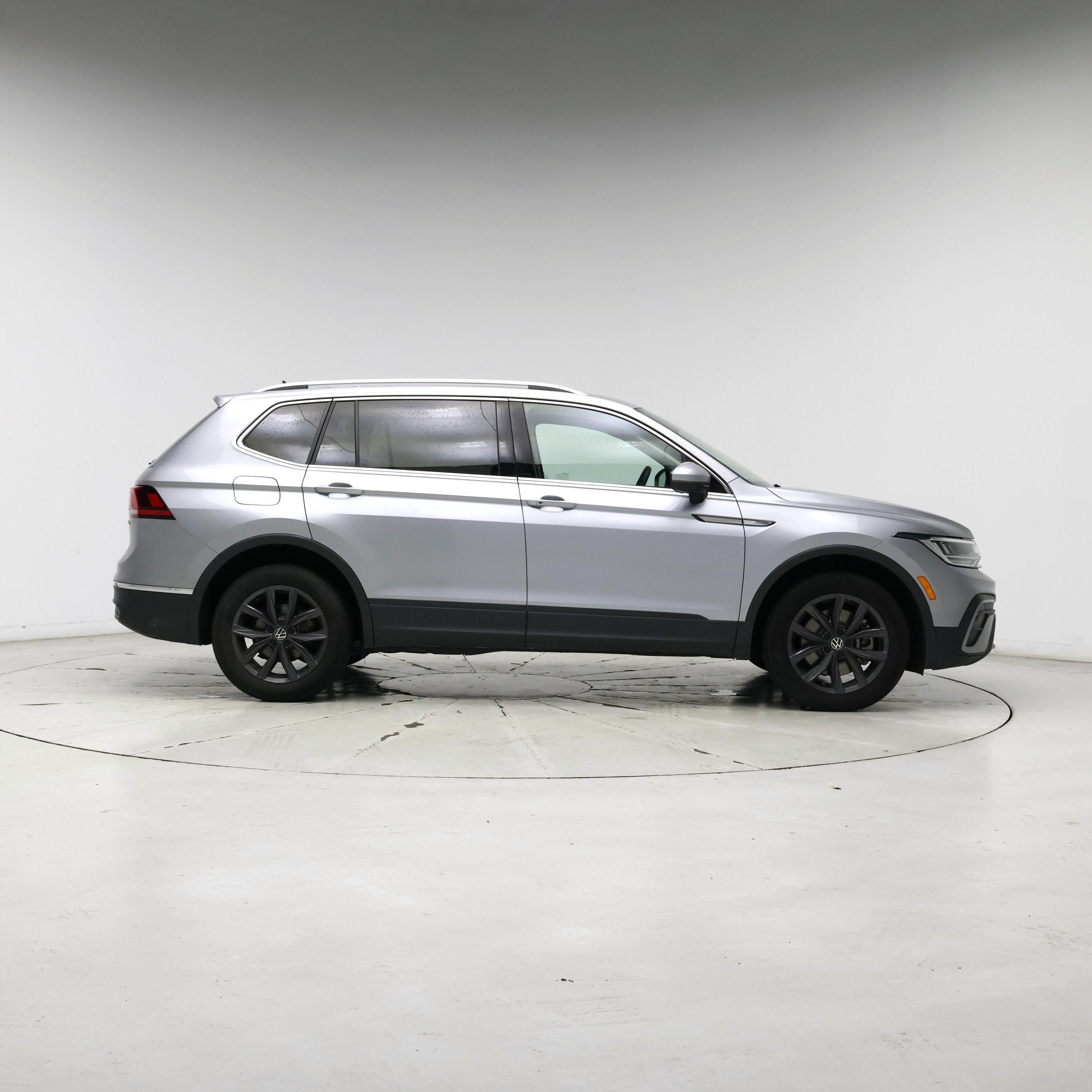 Thumbnail: 2022 Volkswagen Tiguan - 7